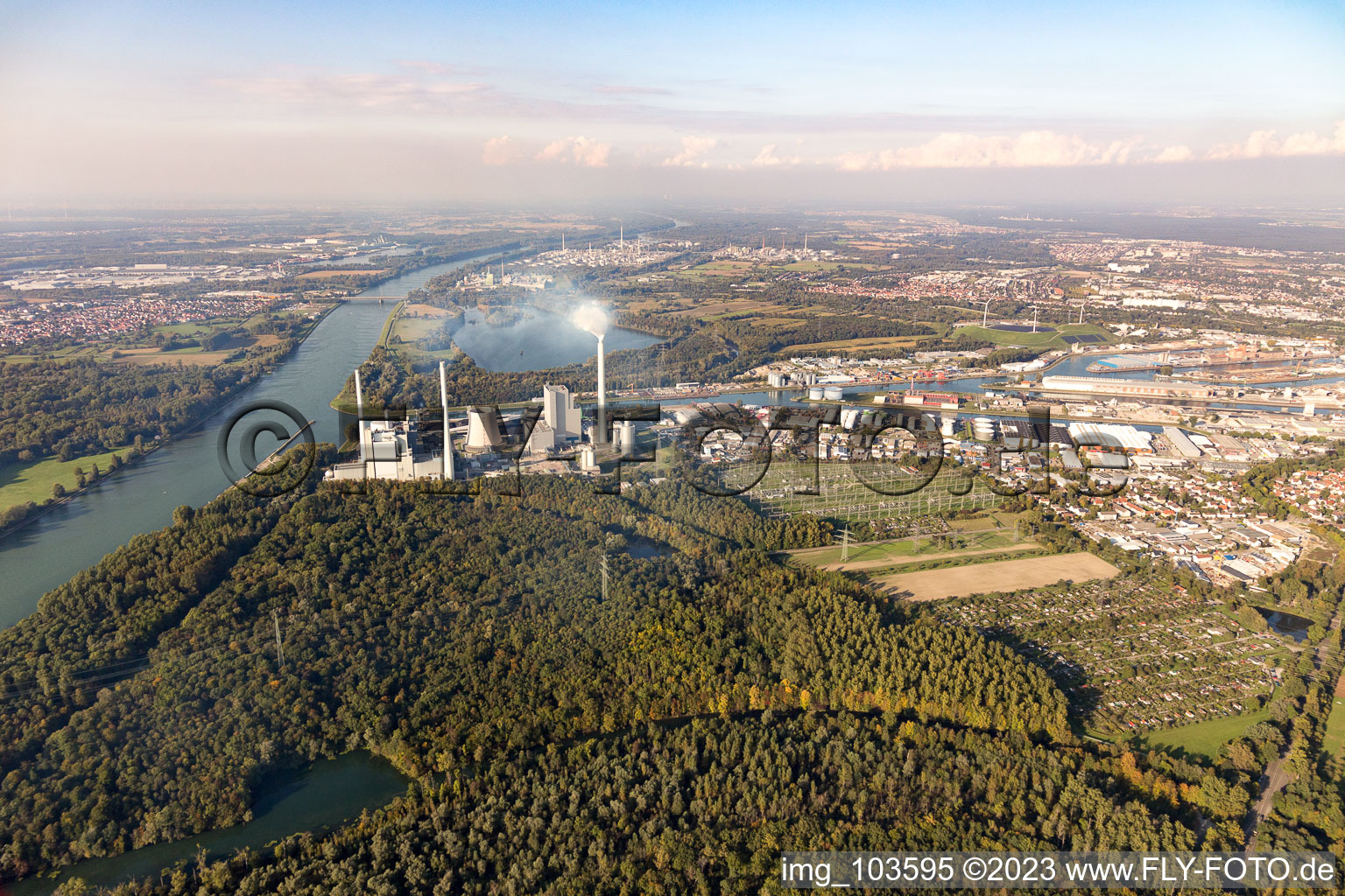 Coal-fired power plant on Rheinhafen in the district Rheinhafen in Karlsruhe in the state Baden-Wuerttemberg, Germany