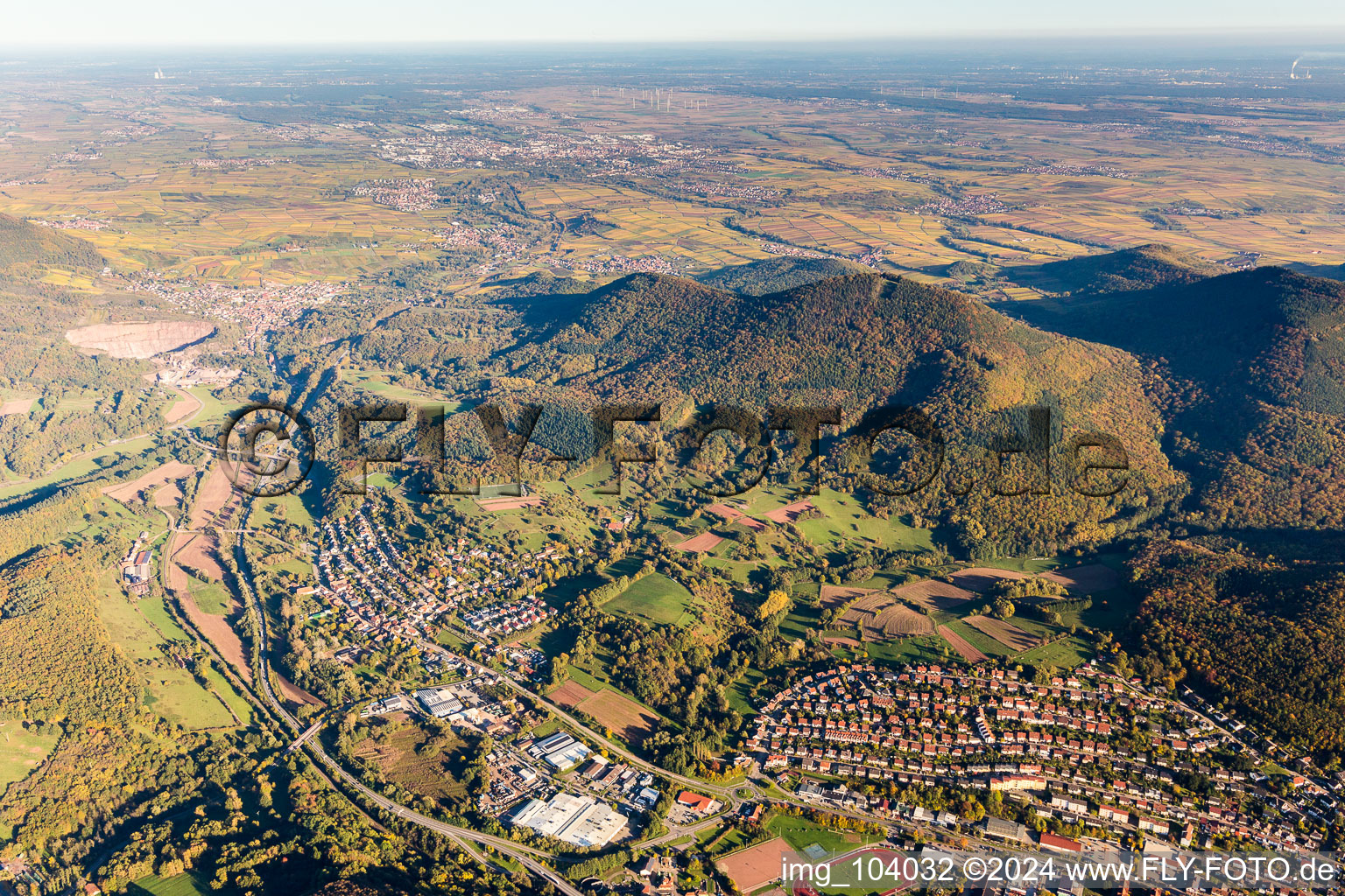 Town View of the streets and houses of the residential areas in the district Queichhambach in Annweiler am Trifels in the state Rhineland-Palatinate, Germany