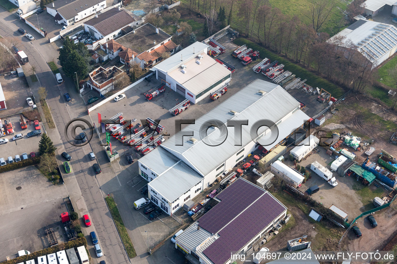 Oblique view of Minderlachen, Horst industrial estate, turntable ladder workshop Beitel and Stier GmbH in the district Minderslachen in Kandel in the state Rhineland-Palatinate, Germany