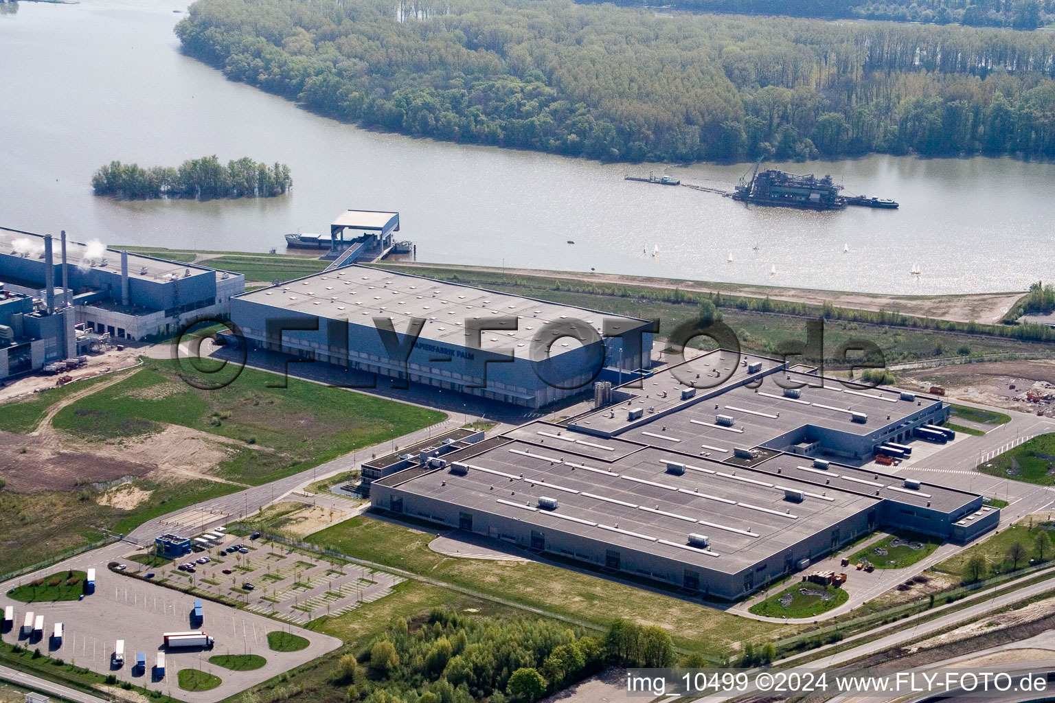 Aerial view of Oberwald Industrial Area in Wörth am Rhein in the state Rhineland-Palatinate, Germany