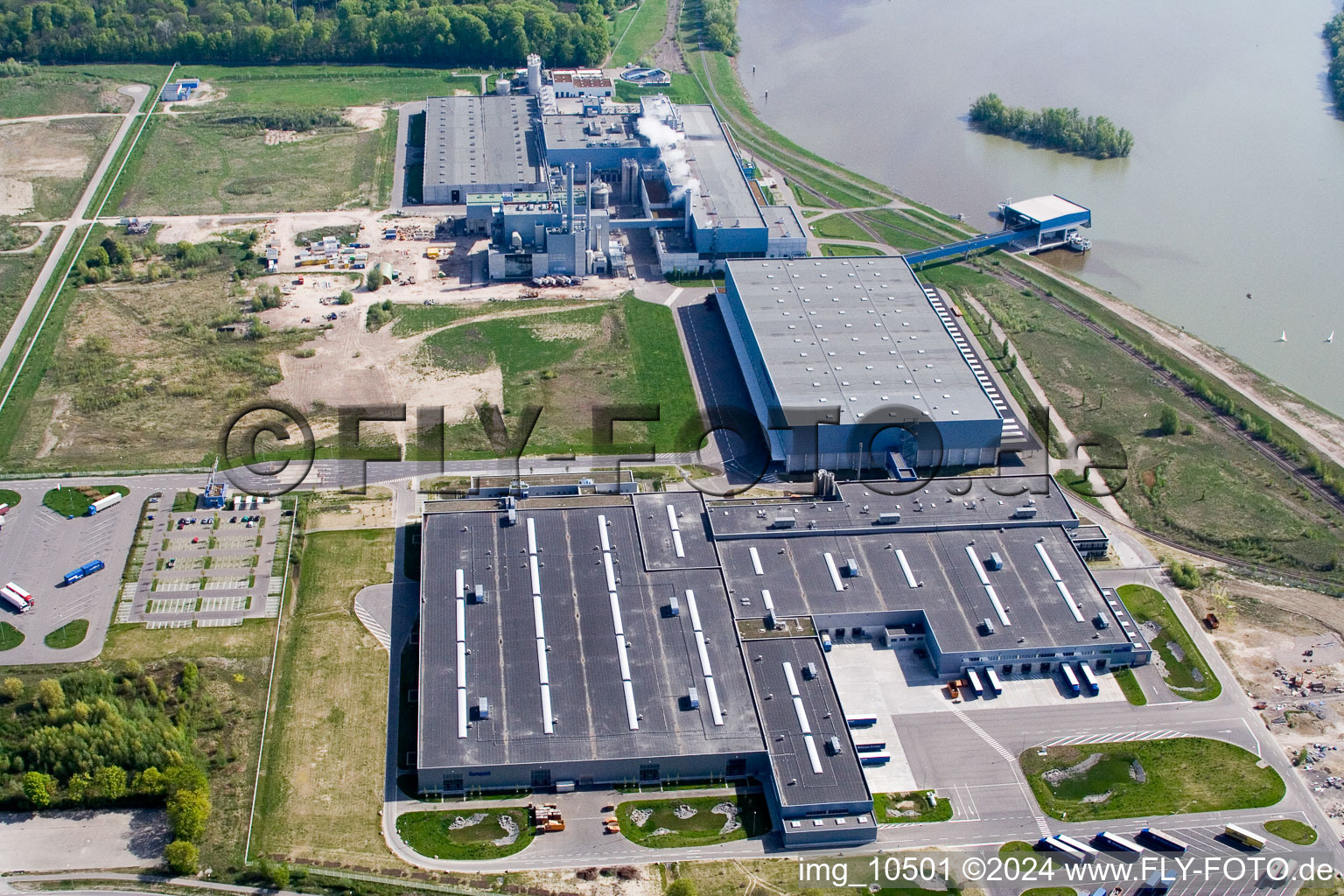 Aerial view of Oberwald industrial area, Palm paper mill in Wörth am Rhein in the state Rhineland-Palatinate, Germany