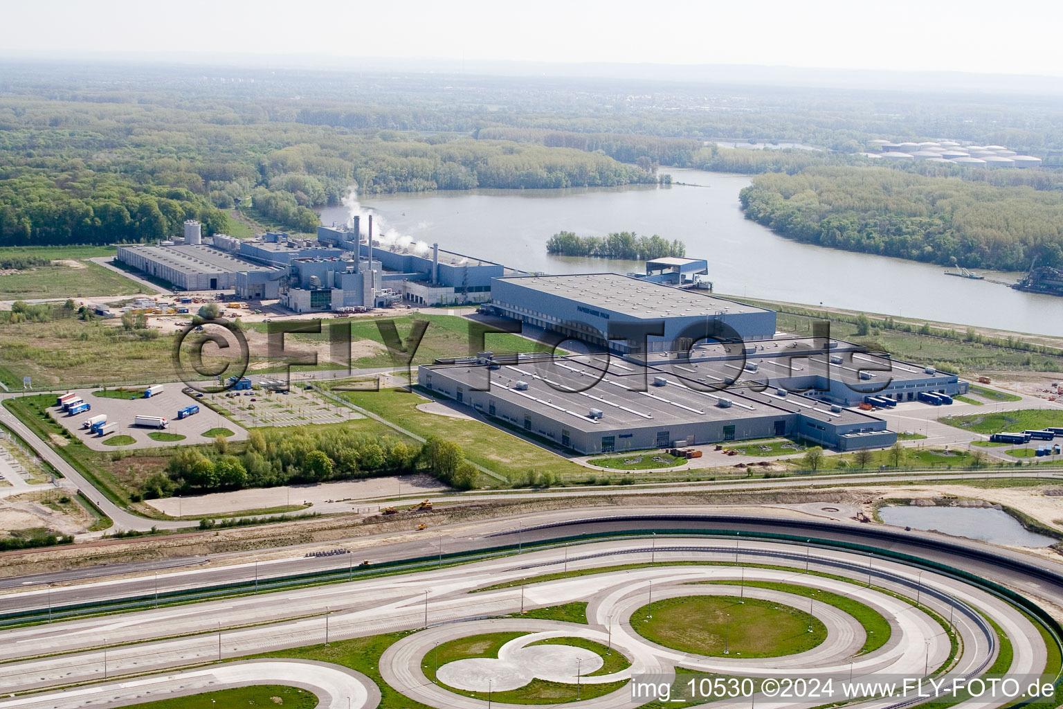 Oberwald industrial area, Palm paper factory in Wörth am Rhein in the state Rhineland-Palatinate, Germany out of the air