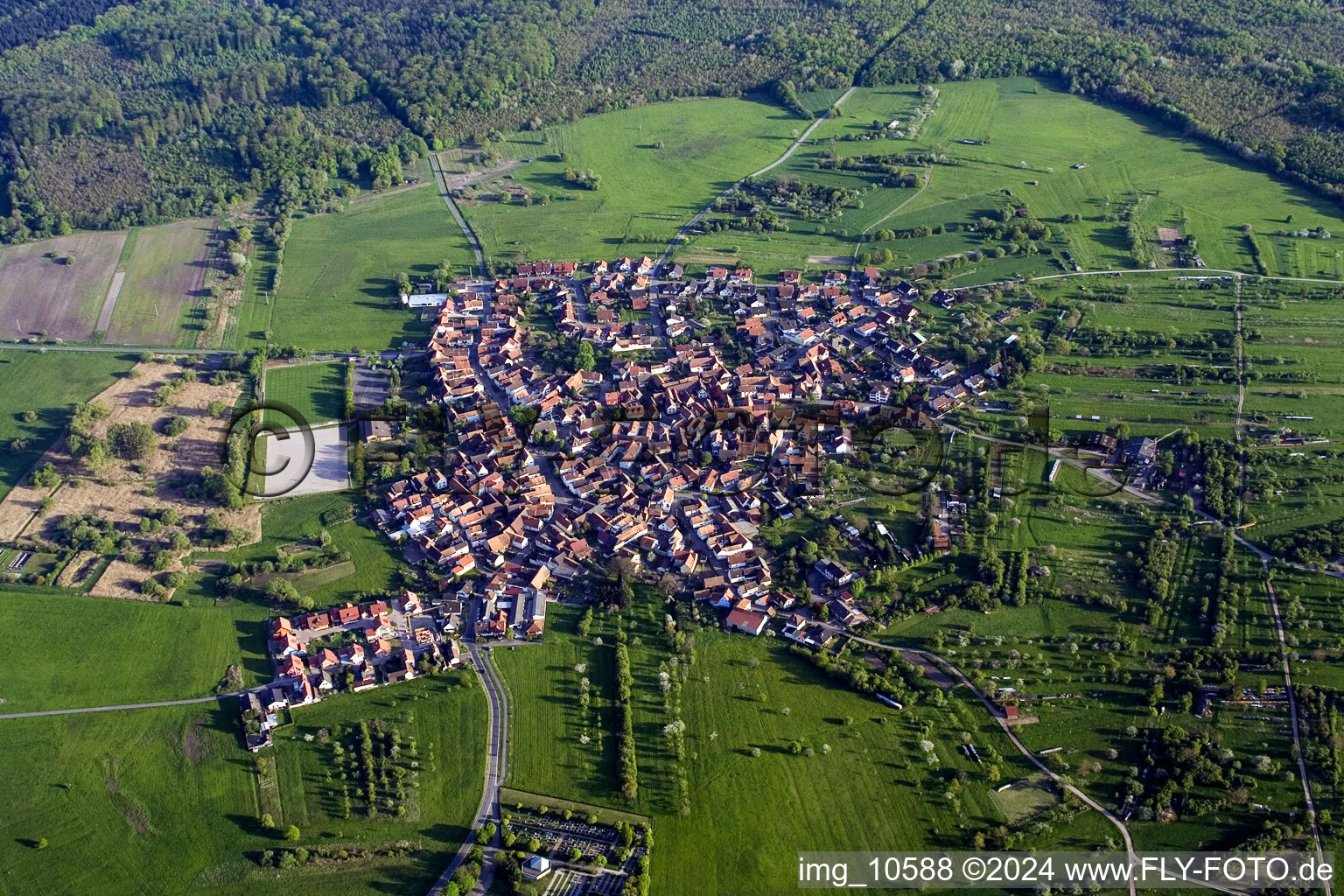 Village view in the district Buechelberg in Woerth am Rhein in the state Rhineland-Palatinate from above