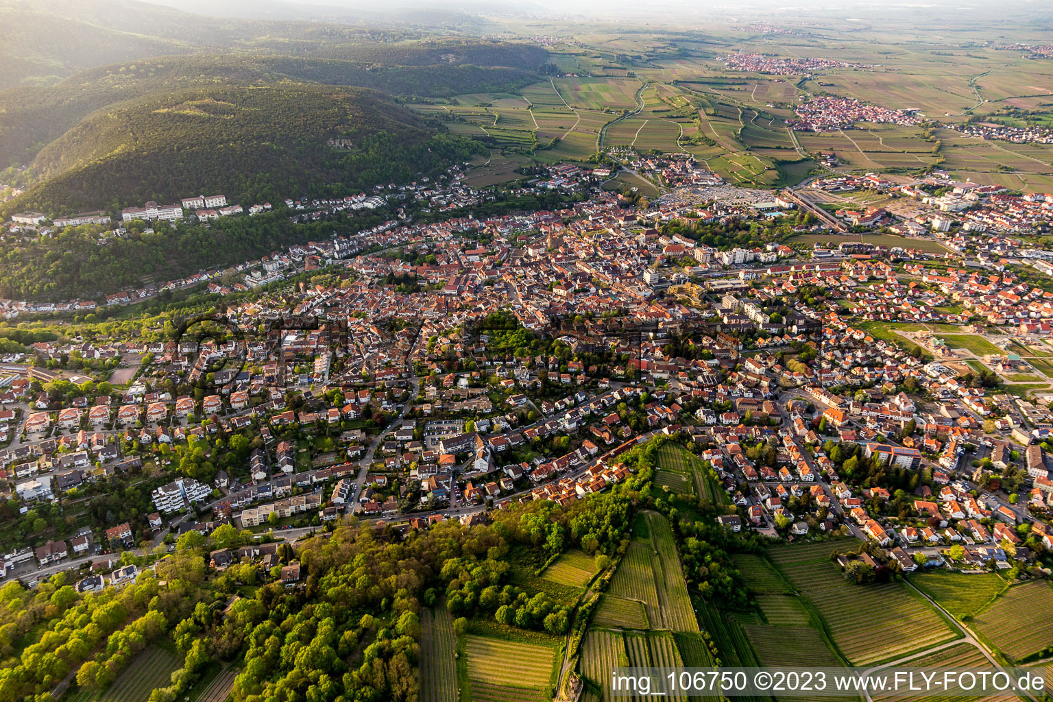 From the south in the district Seebach in Bad Dürkheim in the state Rhineland-Palatinate, Germany