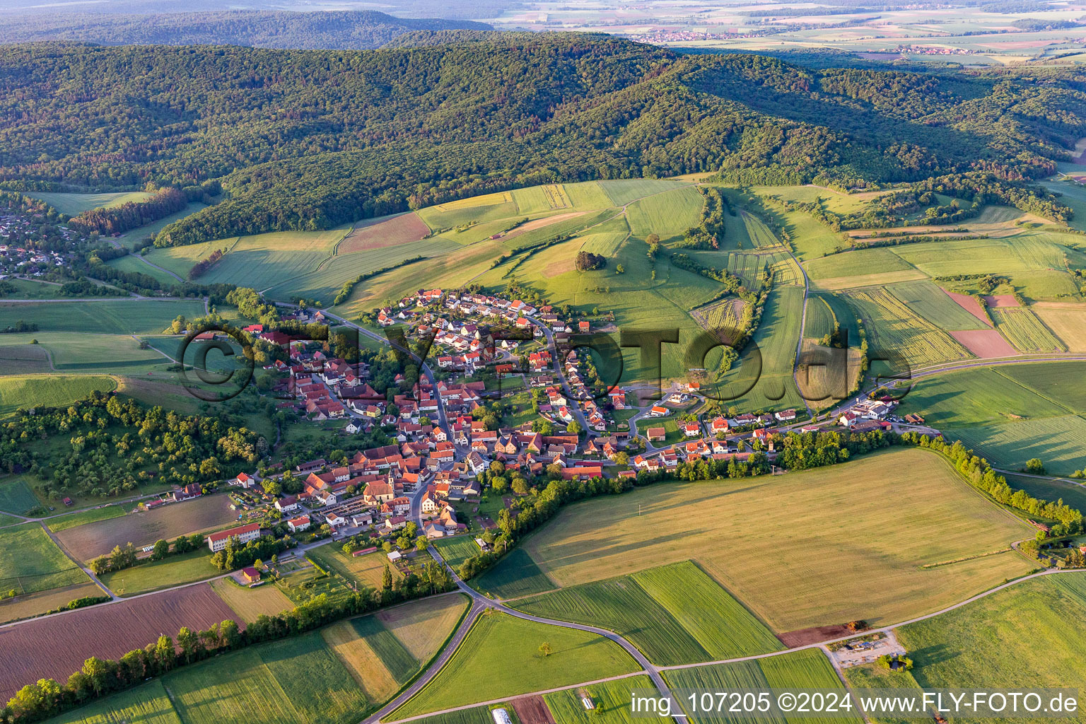 From the north in the district Michelau in Michelau im Steigerwald in the state Bavaria, Germany