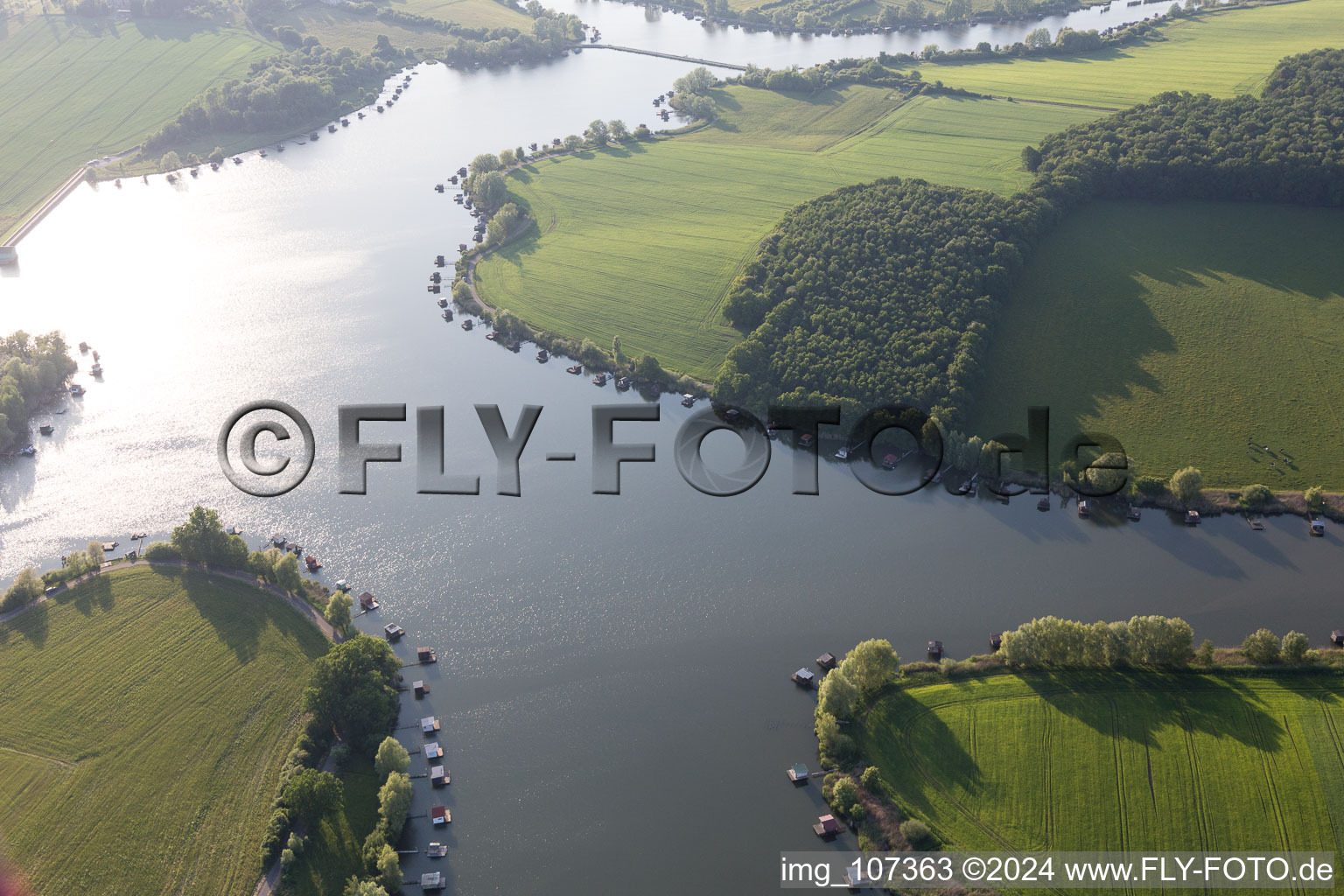 Aerial photograpy of Puttelange-aux-Laxs, étange biscornu in Grundviller in the state Moselle, France