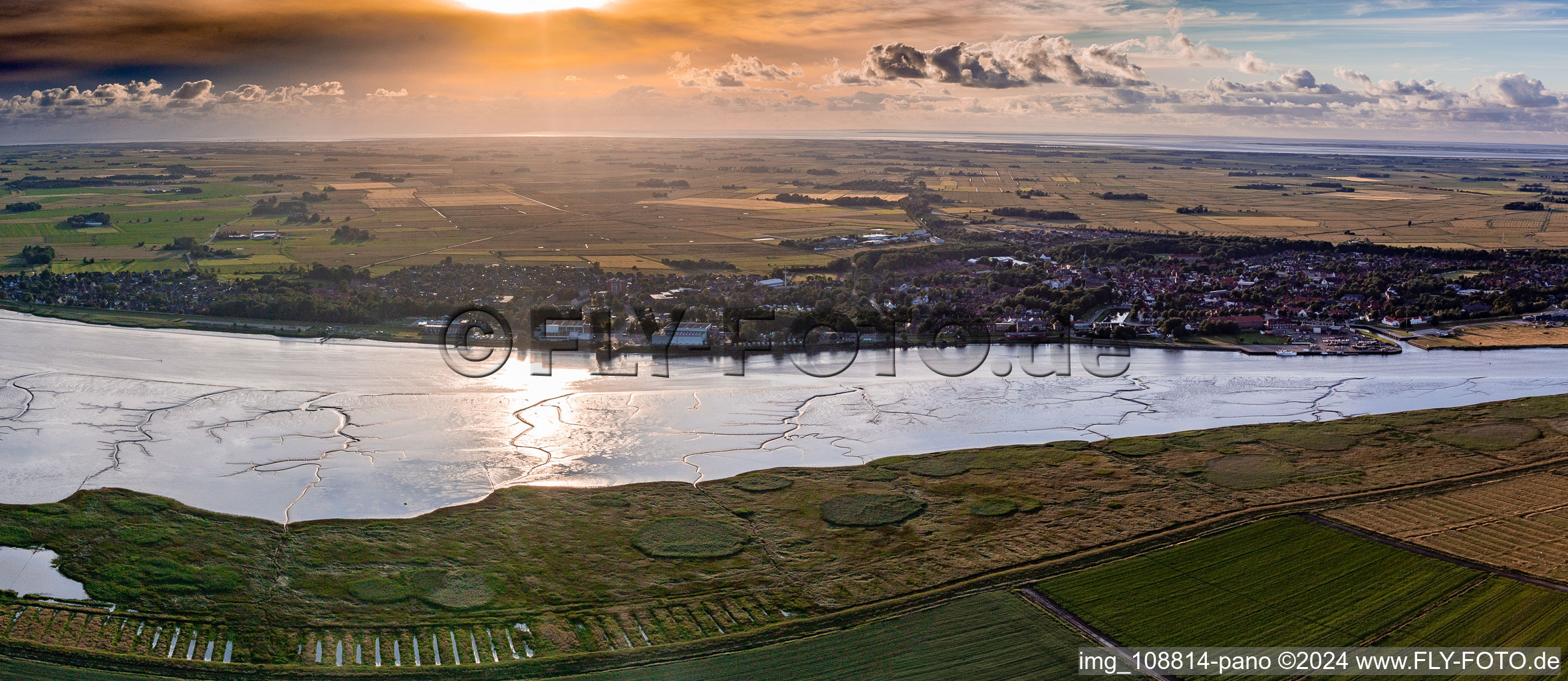 Aerial view of Formation of tidal creeks on the bank areas with mud flats along the river of Eiof in Toenning in the state Schleswig-Holstein, Germany