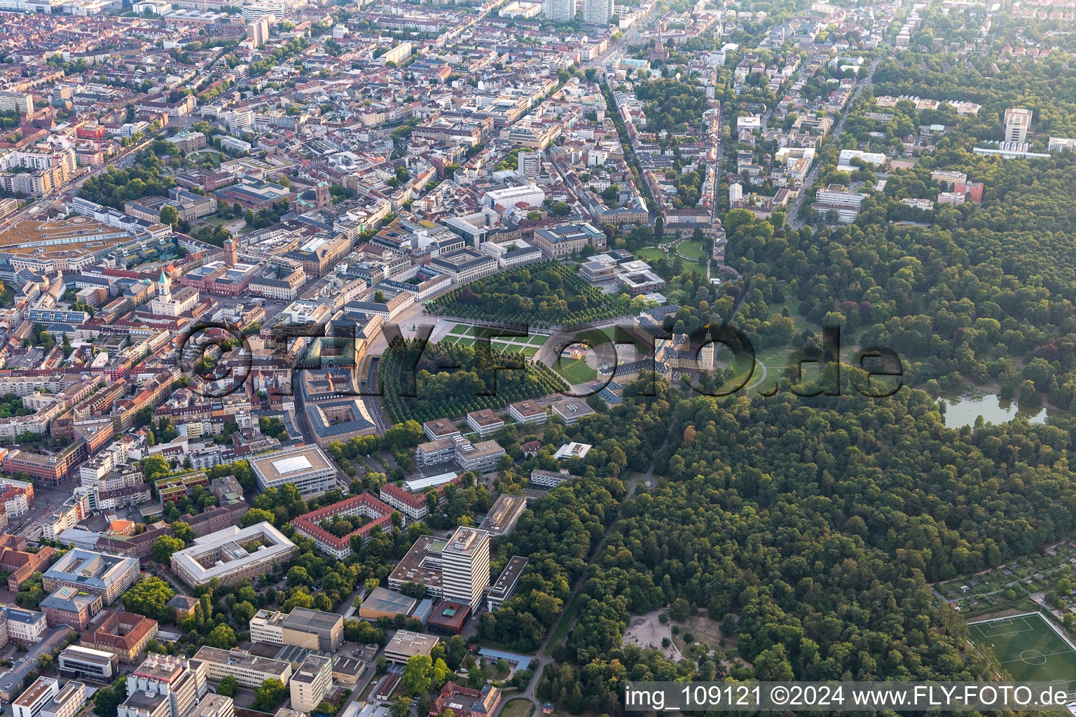 Castle and Circle in the district Innenstadt-Ost in Karlsruhe in the state Baden-Wuerttemberg, Germany