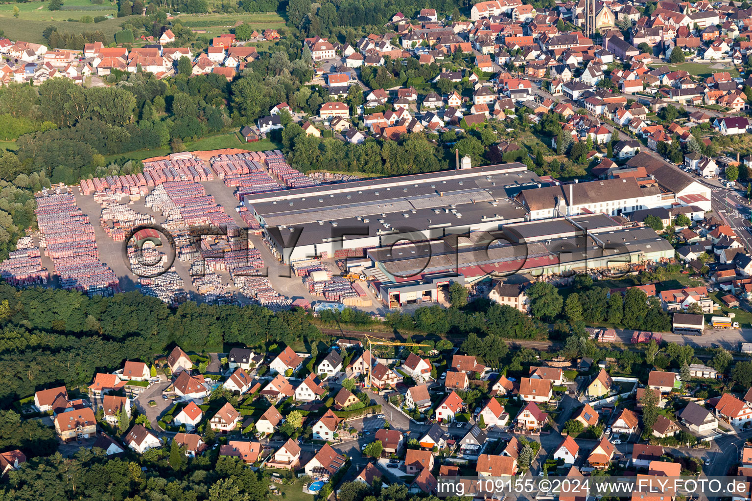 Building and production halls on the premises of Ziegelwerke Wienerberger in Seltz in Grand Est, France