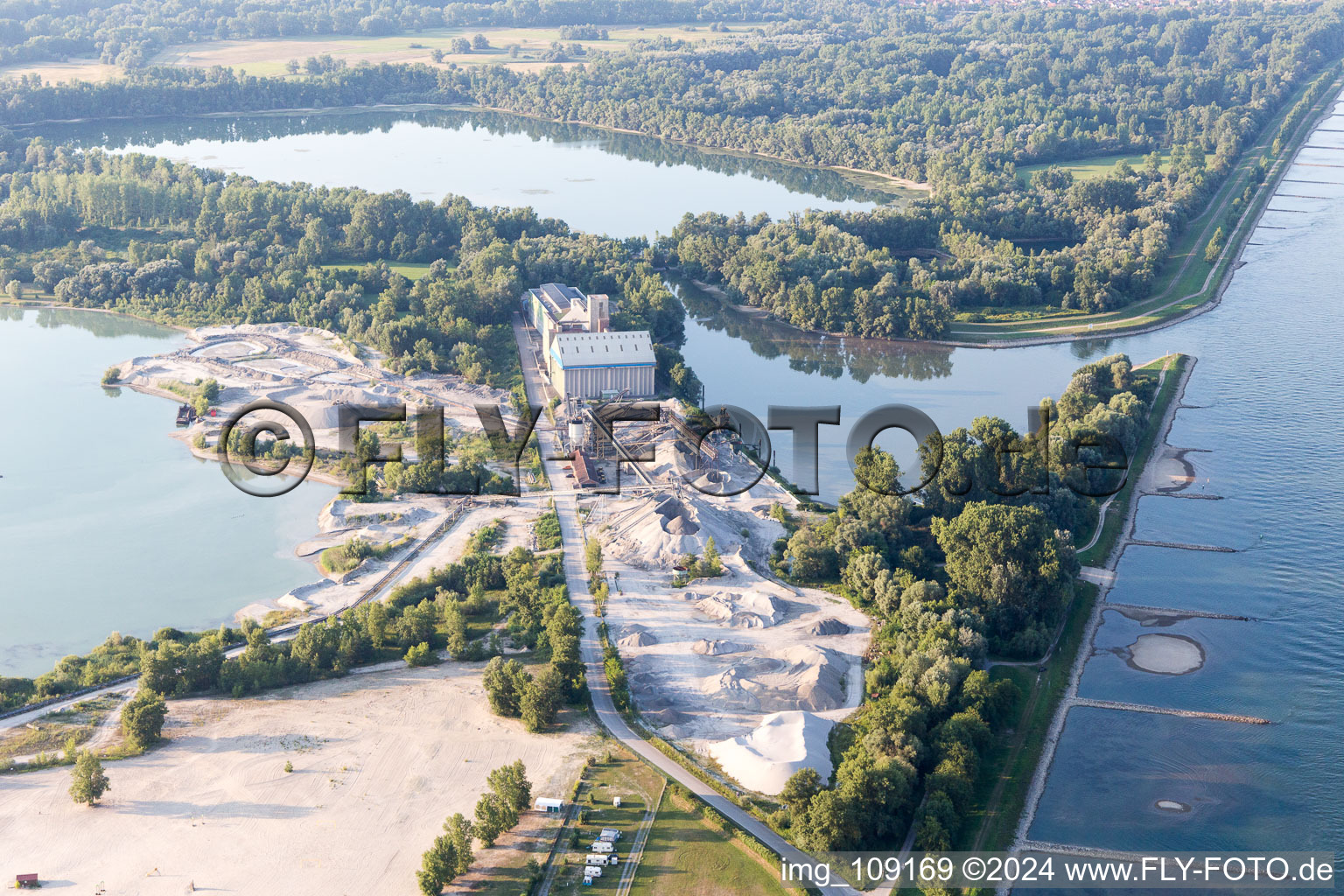 Dyckerhoff Gravières gravel works in Seltz in the state Bas-Rhin, France