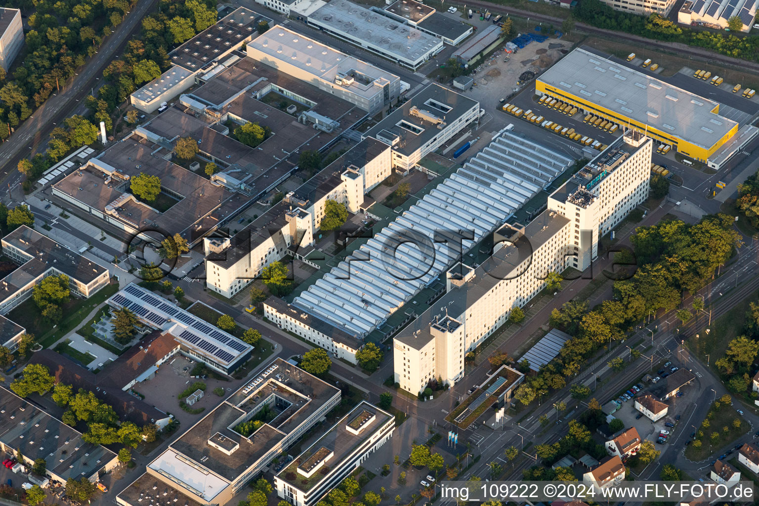 Aerial photograpy of Building and production halls on the premises Siemens in the district Knielingen in Karlsruhe in the state Baden-Wurttemberg, Germany