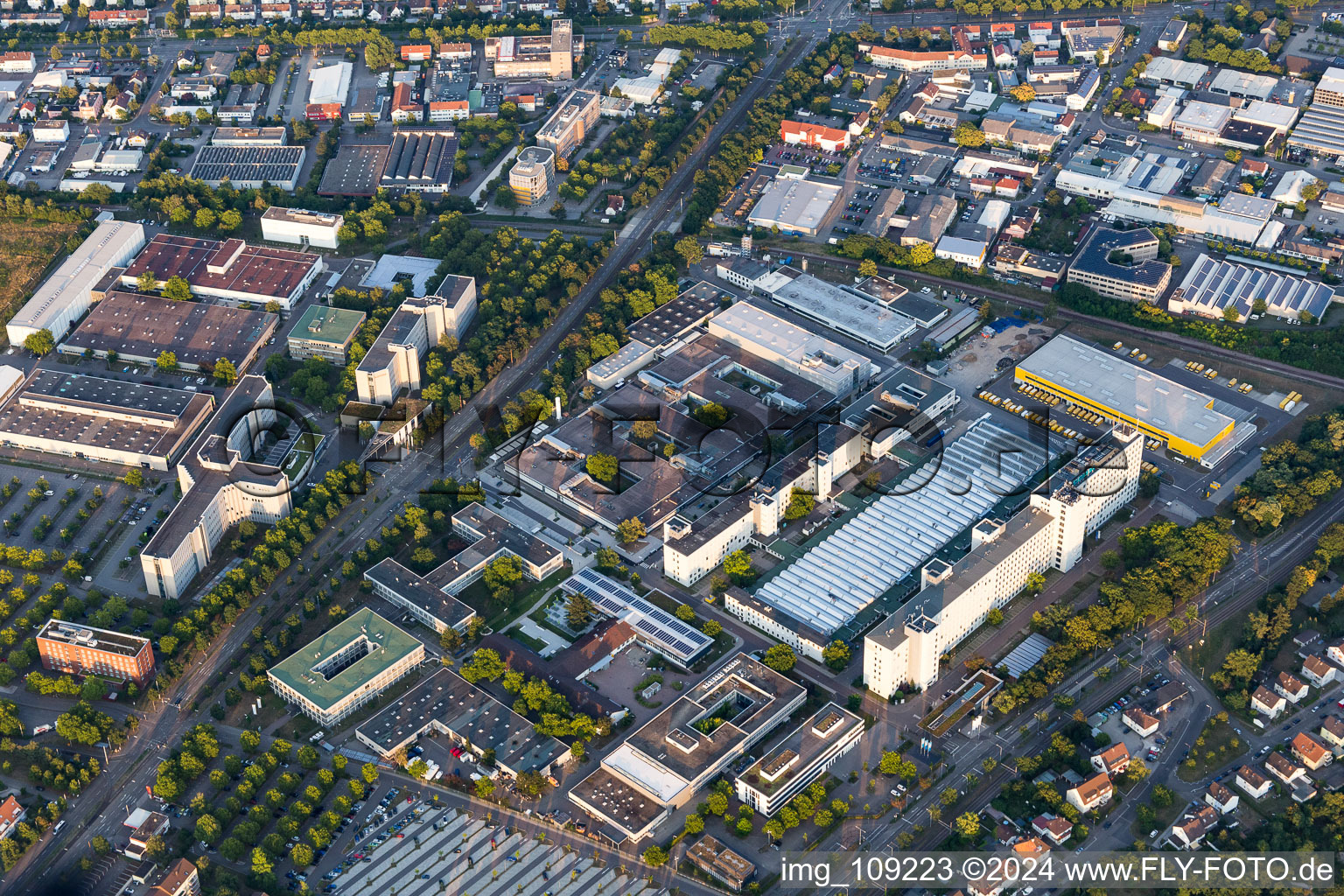 Oblique view of Building and production halls on the premises Siemens in the district Knielingen in Karlsruhe in the state Baden-Wurttemberg, Germany