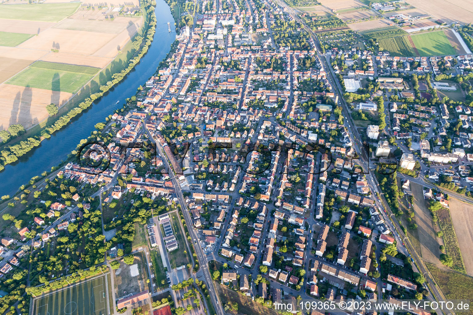 District Edingen in Edingen-Neckarhausen in the state Baden-Wuerttemberg, Germany from above
