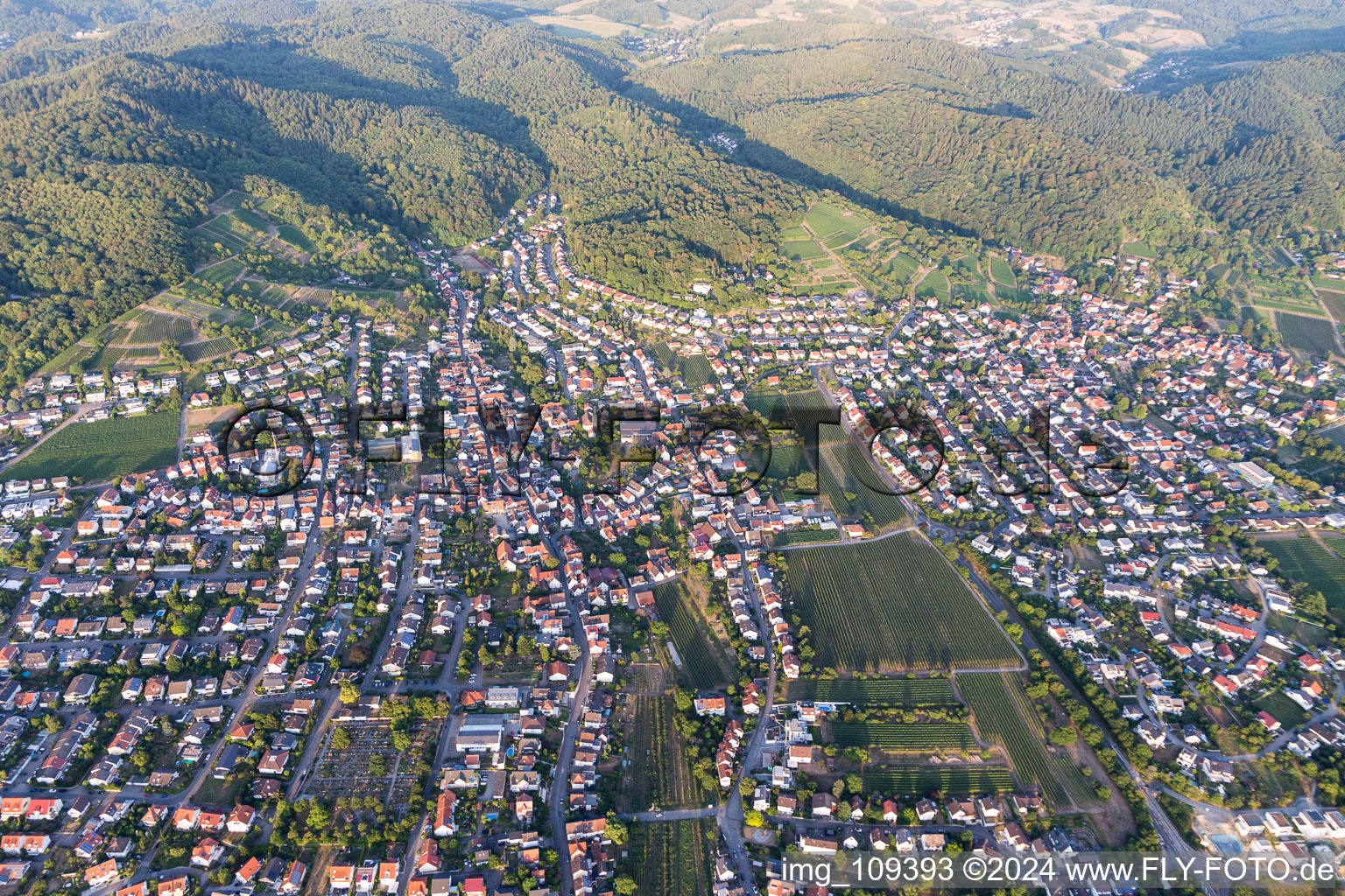 From the west in the district Lützelsachsen in Weinheim in the state Baden-Wuerttemberg, Germany