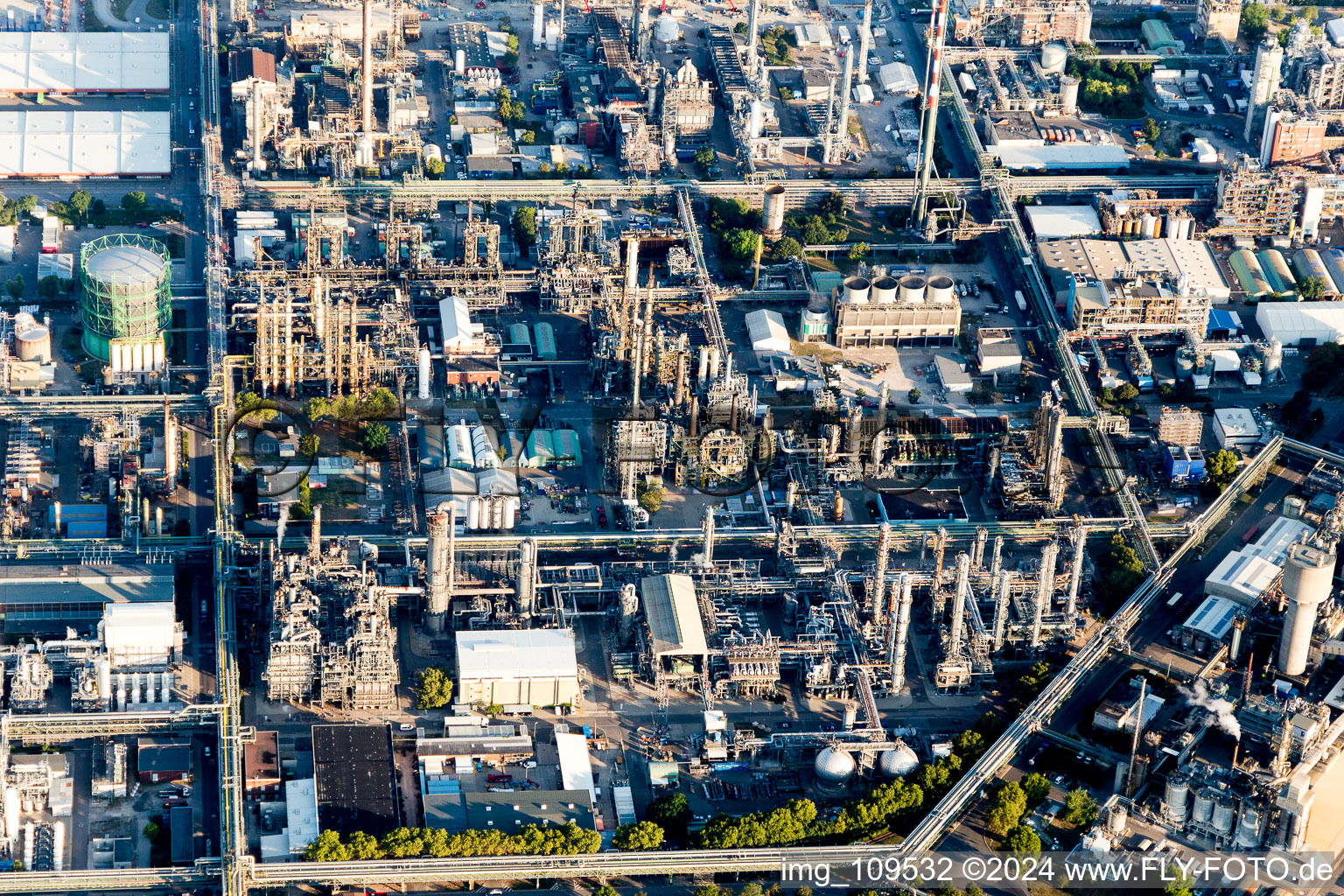 Bird's eye view of District BASF in Ludwigshafen am Rhein in the state Rhineland-Palatinate, Germany