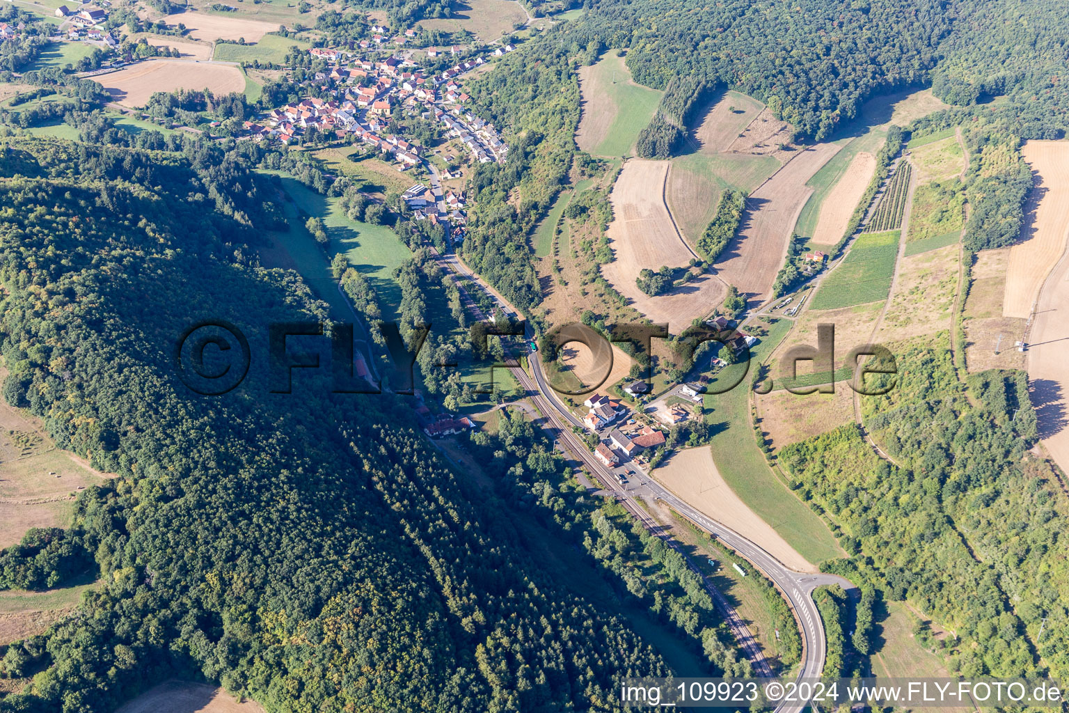 Hahnmühle winery by P.&M. Linxweiler in Mannweiler-Cölln in the state Rhineland-Palatinate, Germany