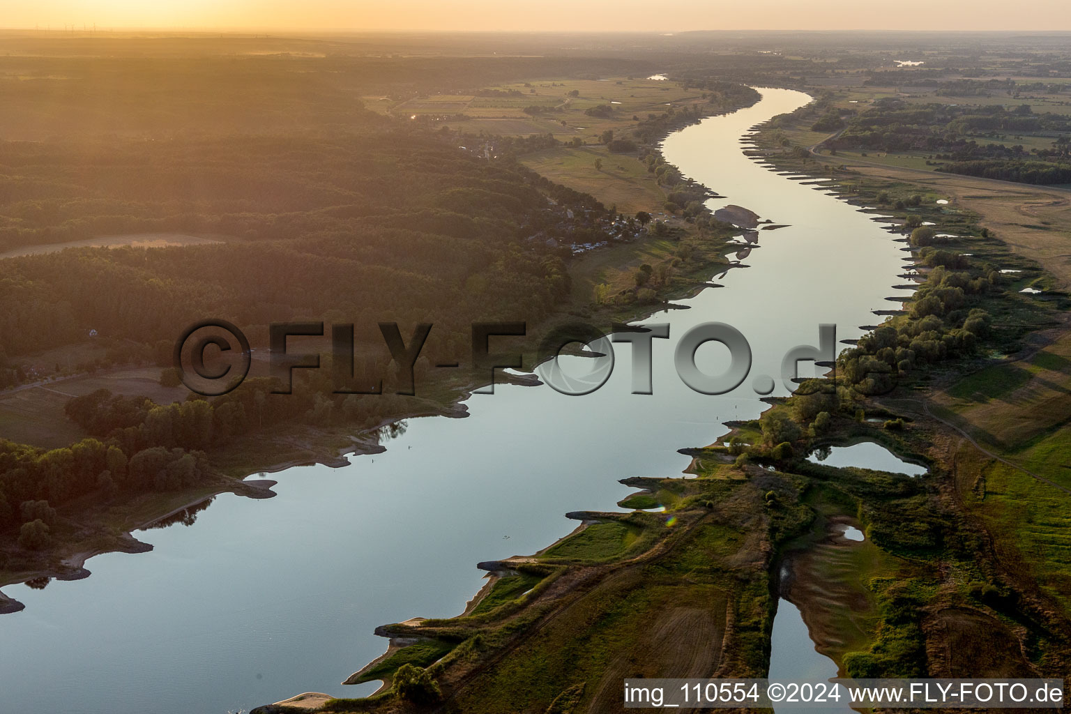 Low water on the Elbe near Pommau in the district Kolepant in Amt Neuhaus in the state Lower Saxony, Germany