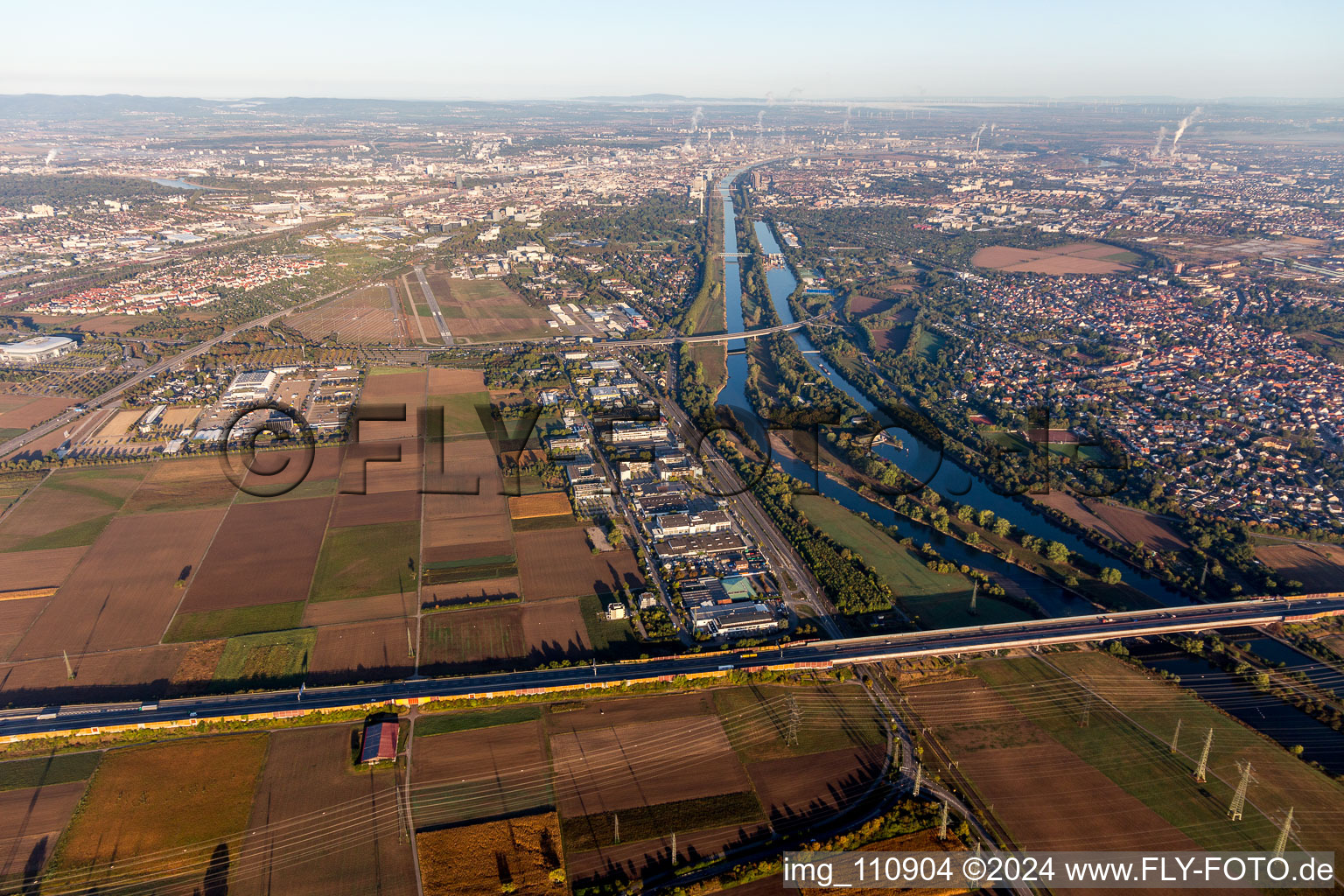 Industrial area Hans-Thoma-Straße in the district Neuostheim in Mannheim in the state Baden-Wuerttemberg, Germany