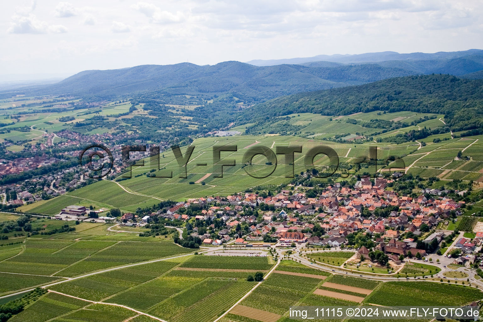 Aerial photograpy of Silence, Sonnenberg in the district Rechtenbach in Schweigen-Rechtenbach in the state Rhineland-Palatinate, Germany