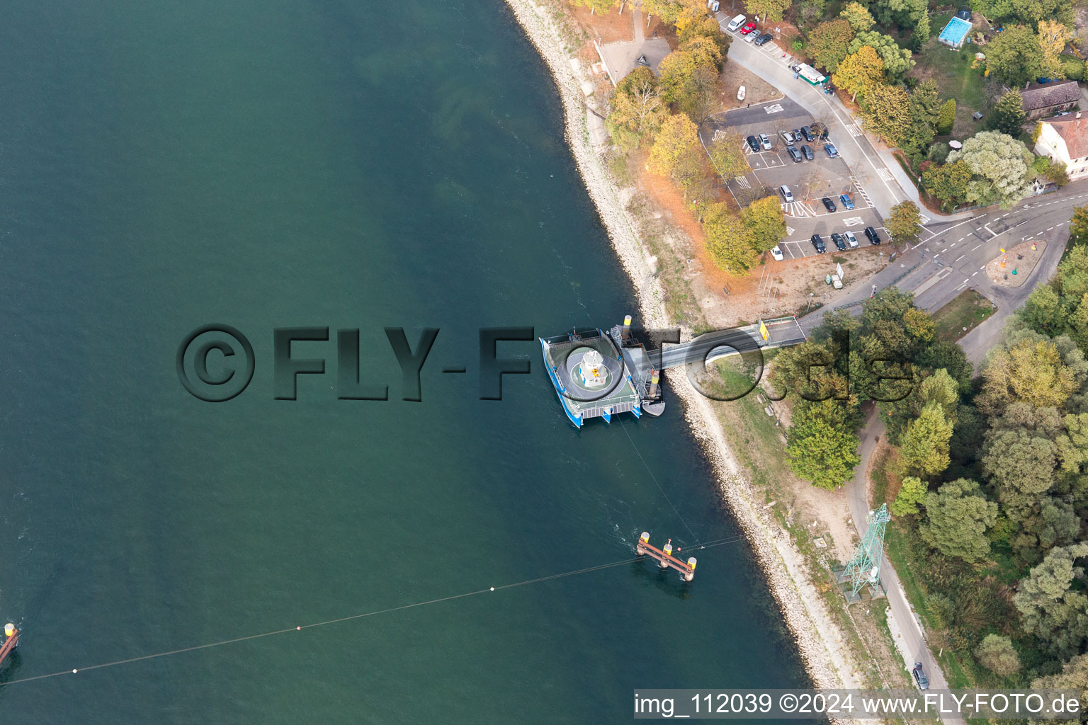 Plittersdorf: Solar ferry across the Rhine in Seltz in the state Bas-Rhin, France from above