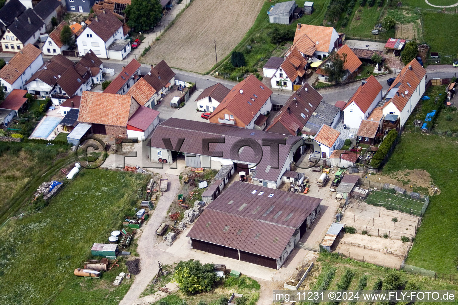 Oblique view of District Mühlhofen in Billigheim-Ingenheim in the state Rhineland-Palatinate, Germany