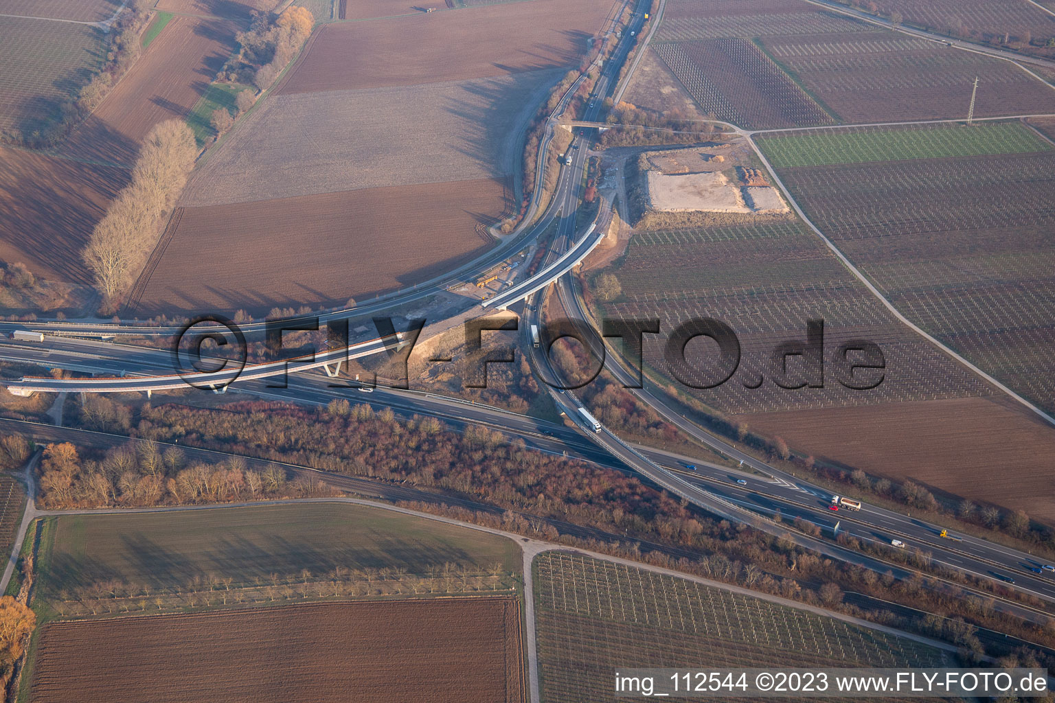 New construction of the Landau Nord motorway junction in the district Dammheim in Landau in der Pfalz in the state Rhineland-Palatinate, Germany from above