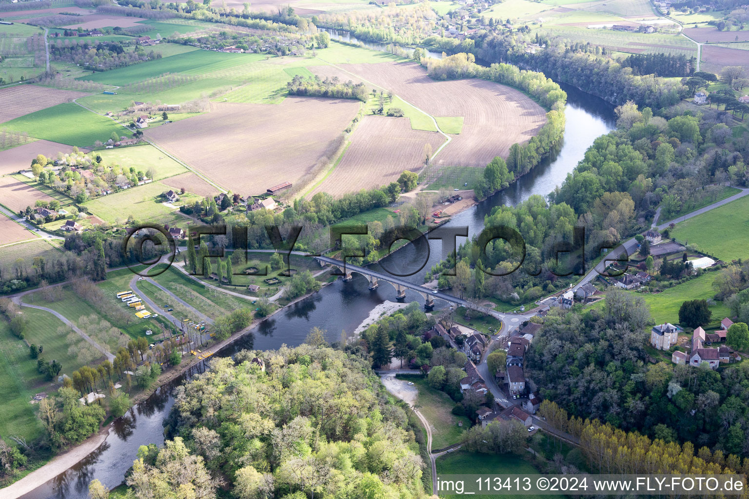 Dordogne Bridge in Vitrac in the state Dordogne, France