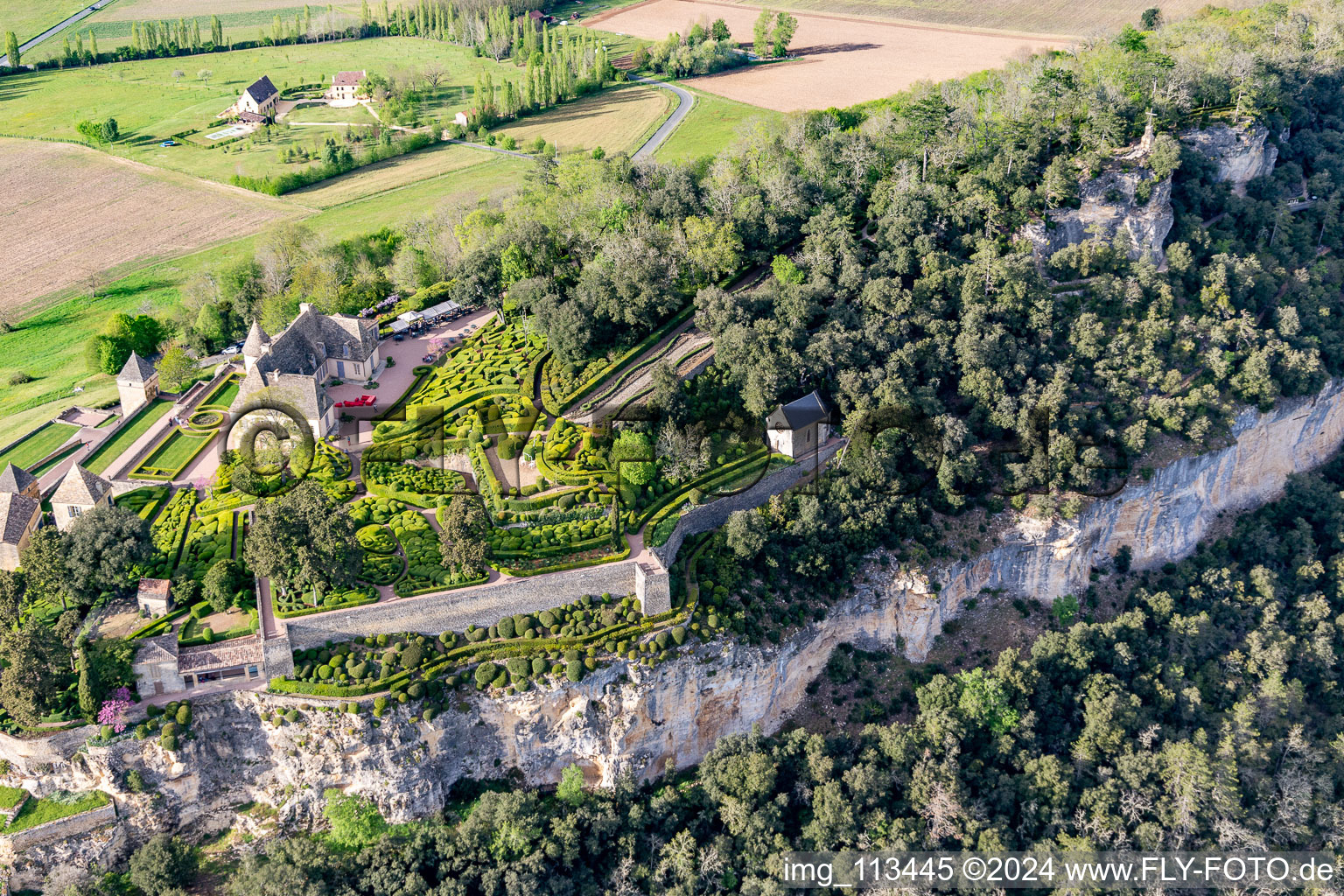 Oblique view of Jardins de Marqueyssac in Vézac in the state Dordogne, France