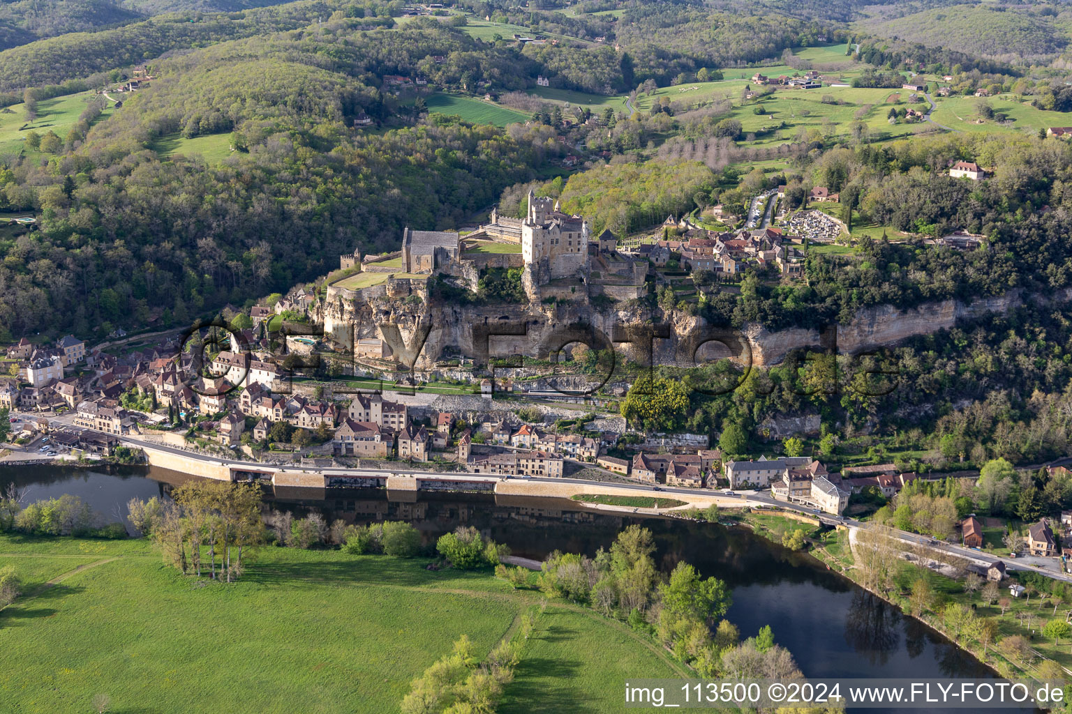 Oblique view of Château de Beynac in Beynac-et-Cazenac in the state Dordogne, France