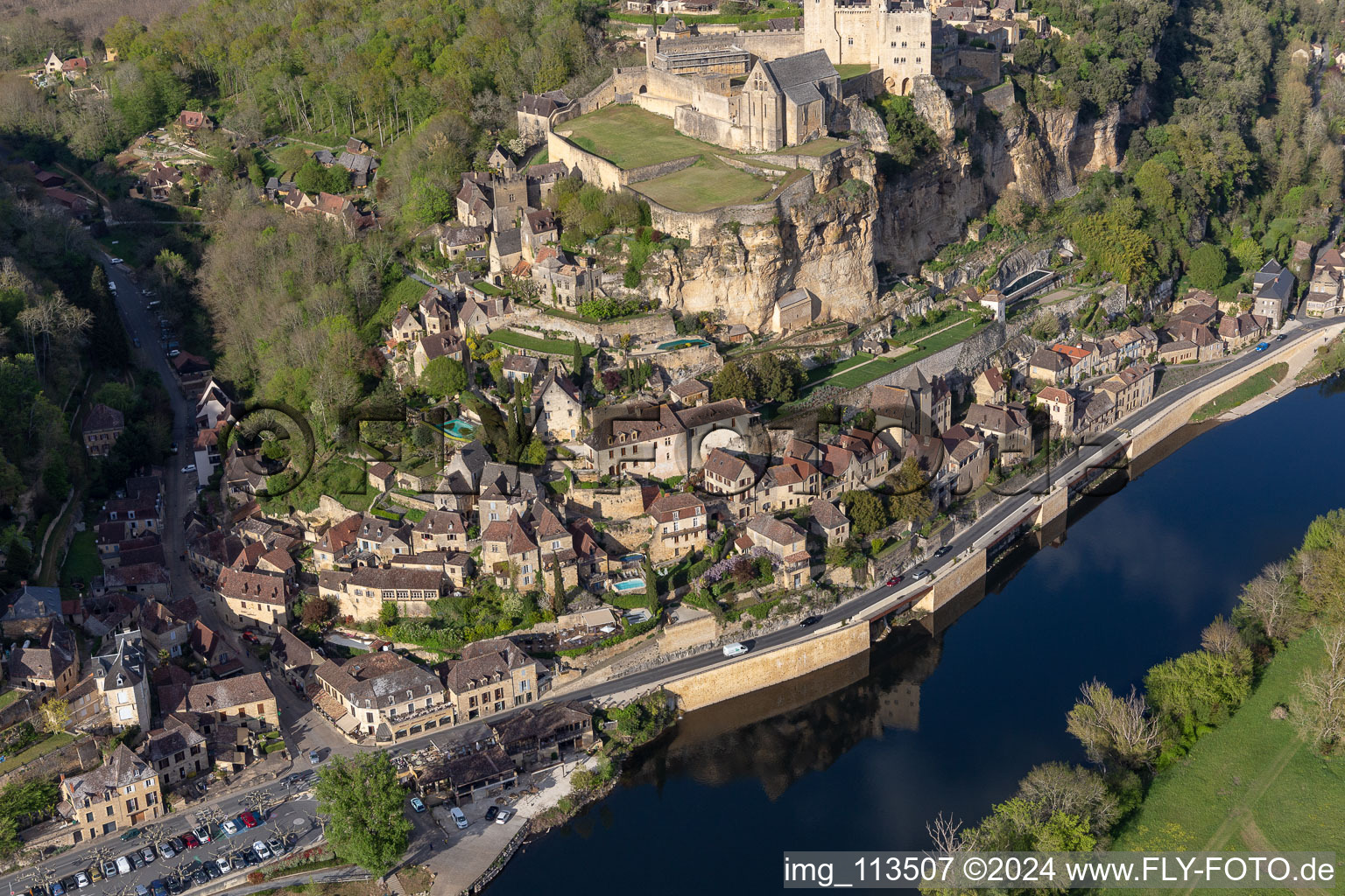 Bird's eye view of Chateau de Beynac in Beynac-et-Cazenac in the state Dordogne, France