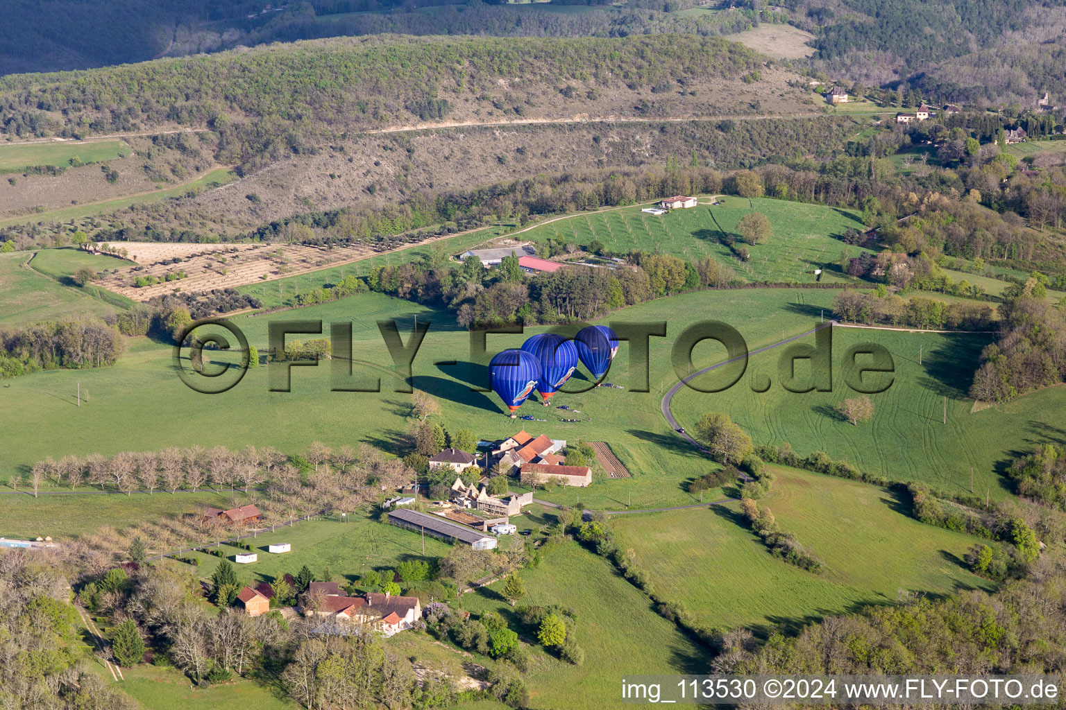 Balloon launch in Veyrines-de-Domme in the state Dordogne, France