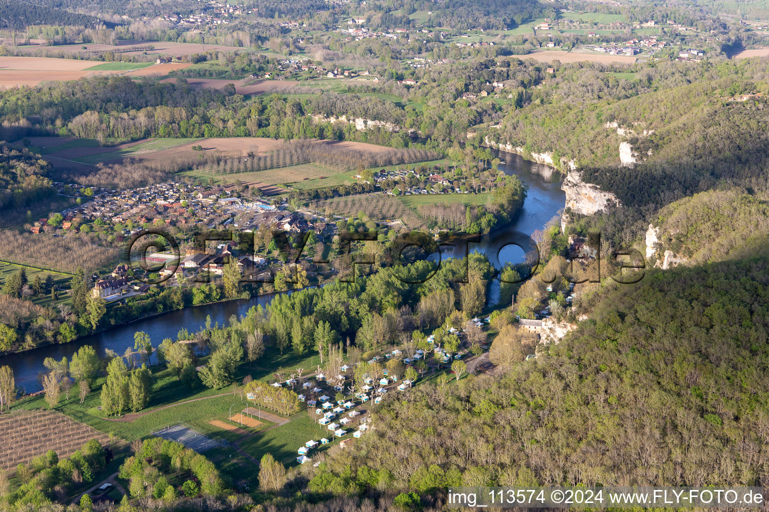 Camping Soleil-Plage on the Dordogne in Vitrac in the state Dordogne, France