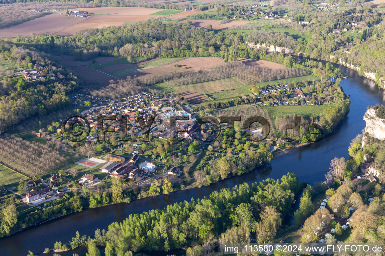 Camping Soleil-Plage on the Dordogne in Vitrac in the state Dordogne, France from above