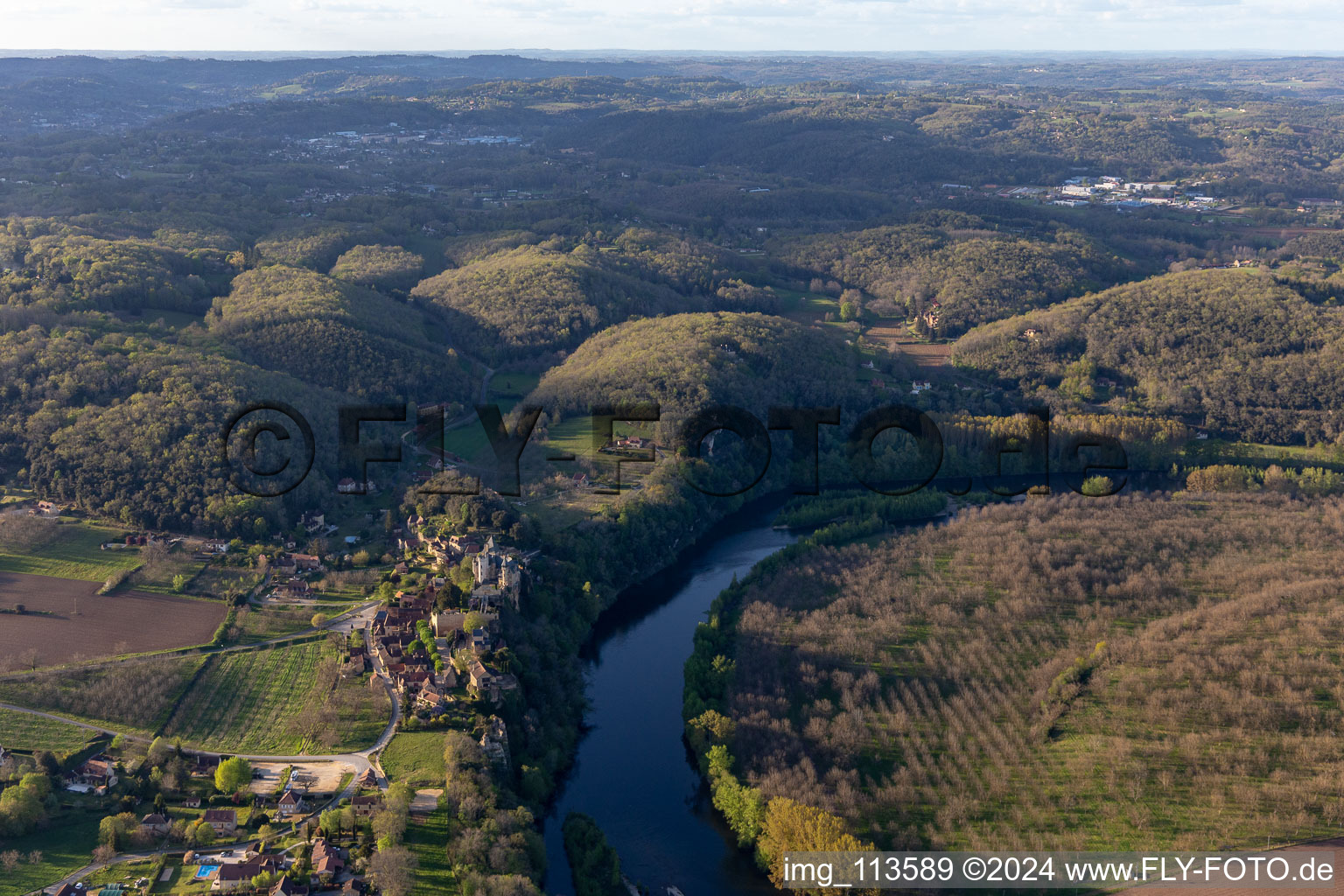 Oblique view of Montfort in Vitrac in the state Dordogne, France