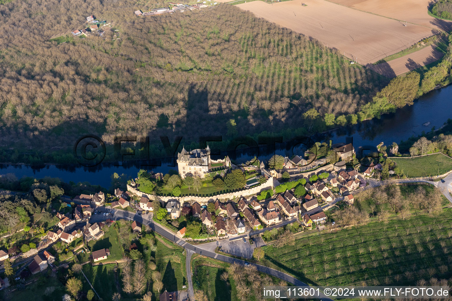 Bird's eye view of Montfort in Vitrac in the state Dordogne, France