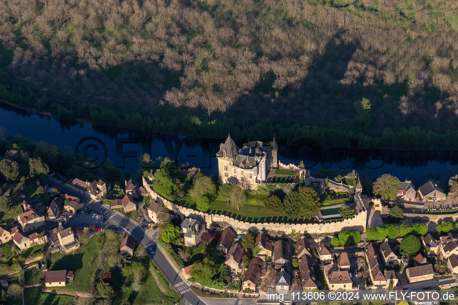 Drone recording of Montfort in Vitrac in the state Dordogne, France