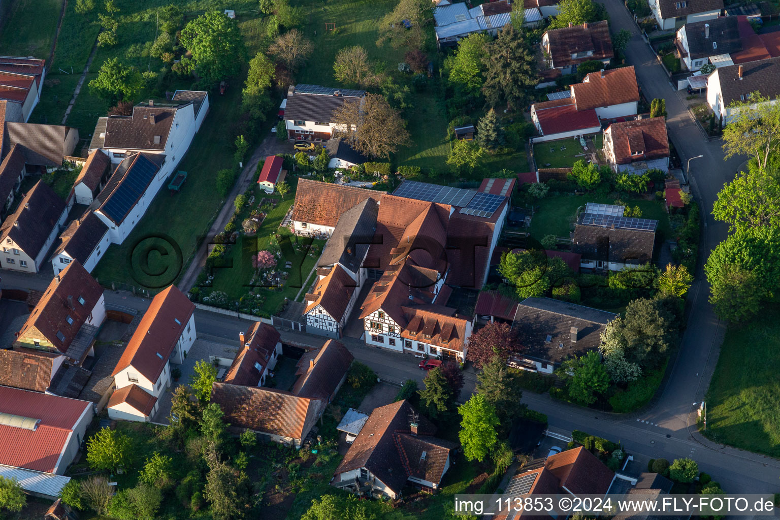 Aerial photograpy of Winery and wine bar Vogler in the district Heuchelheim in Heuchelheim-Klingen in the state Rhineland-Palatinate, Germany