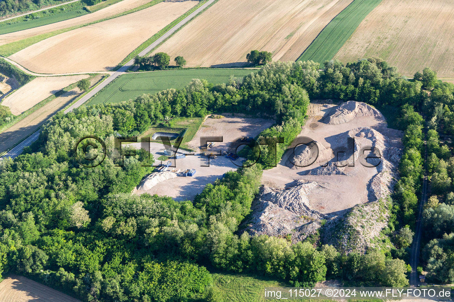 MATERIALS in Seltz in the state Bas-Rhin, France