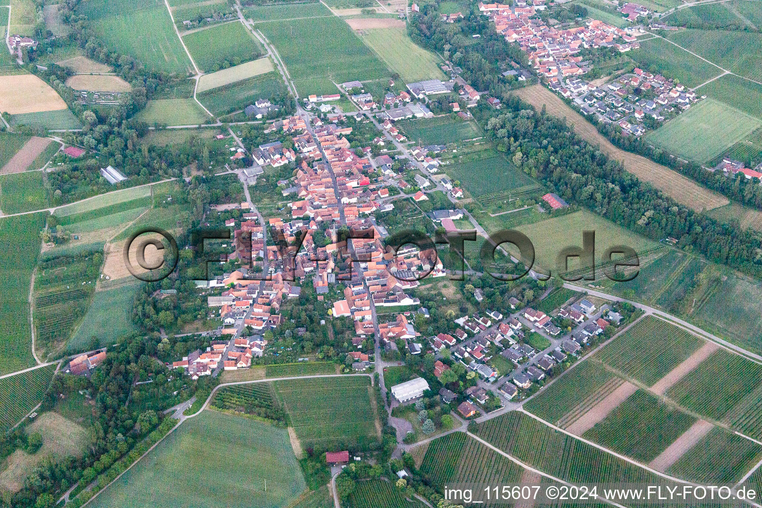 Drone recording of District Heuchelheim in Heuchelheim-Klingen in the state Rhineland-Palatinate, Germany