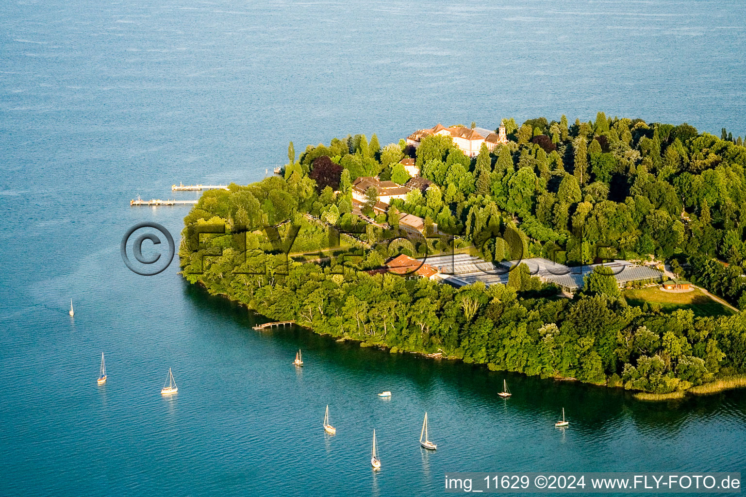 Constance, Island Mainau in Mainau in the state Baden-Wuerttemberg, Germany from above