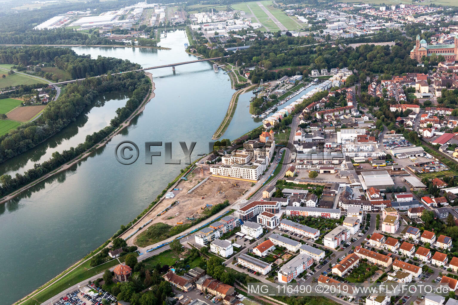 Residential building project on the banks of the Rhine in Speyer: Old Brickworks / Franz-Kirmeier-Straße in Speyer in the state Rhineland-Palatinate, Germany seen from above