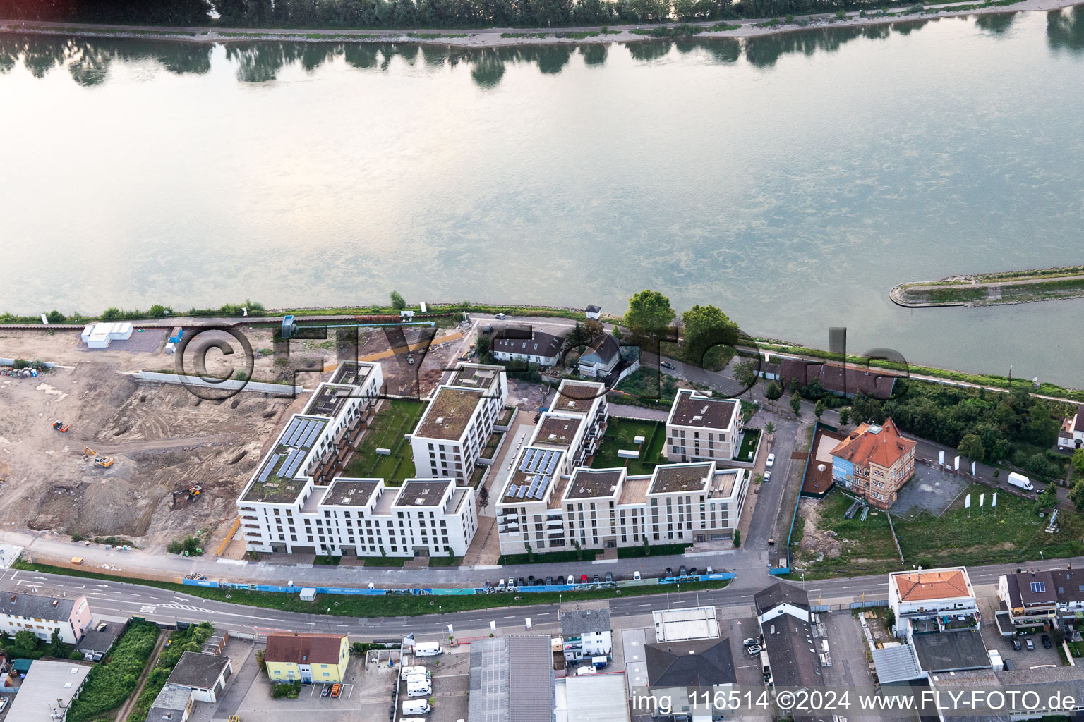 Bird's eye view of Residential construction project on the banks of the Rhine in Speyer: Alte Ziegelei / Franz-Kirmeier-Straße in Speyer in the state Rhineland-Palatinate, Germany