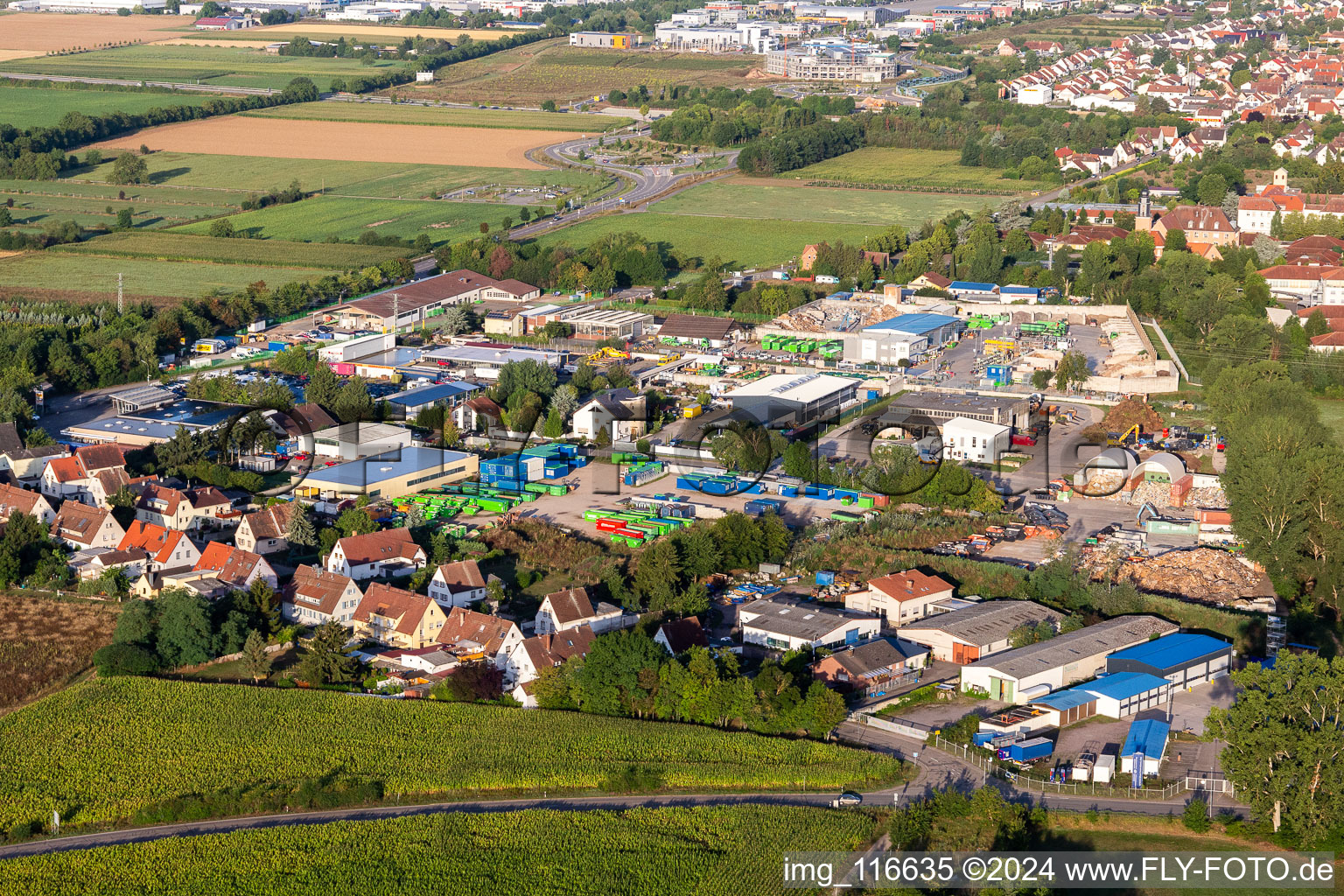 Industrial estate and company settlement with Technisches Hilfswerk Ortsverband Landau, Brechtel Services GmbH and Sued-Muell GmbH & Co. KG fuer Abfalltransporte and Sonderabfallbeseitigung in the district Queichheim in Landau in der Pfalz in the state Rhineland-Palatinate, Germany