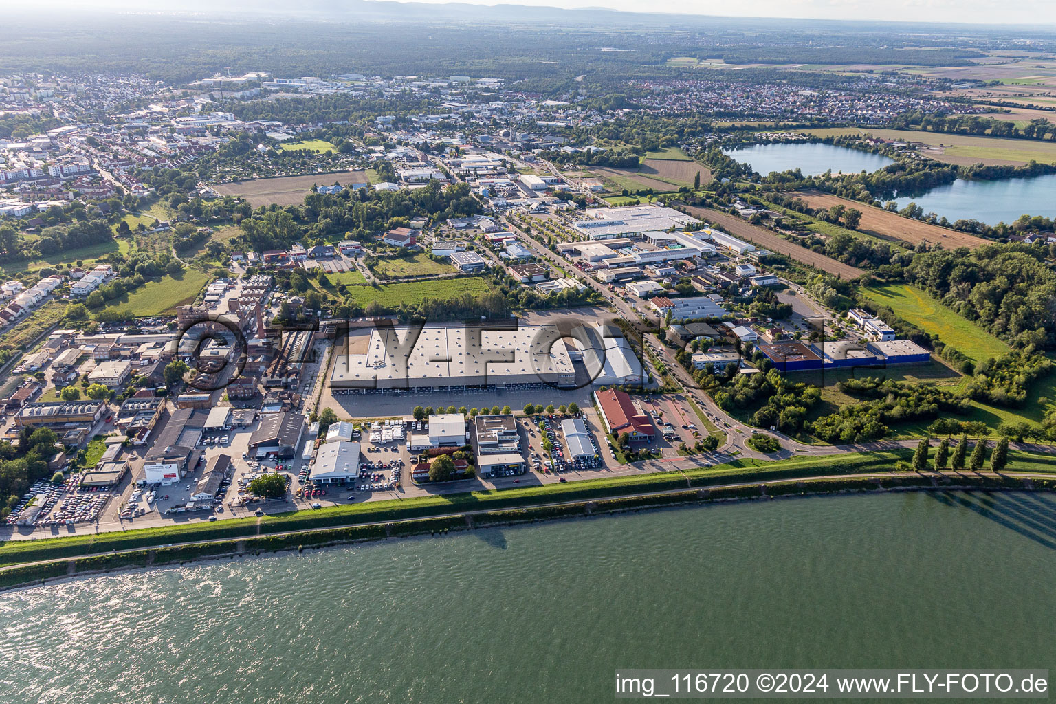 Building complex and distribution center on the site von Lidl E-Commerce Lager in Speyer in the state Rhineland-Palatinate, Germany