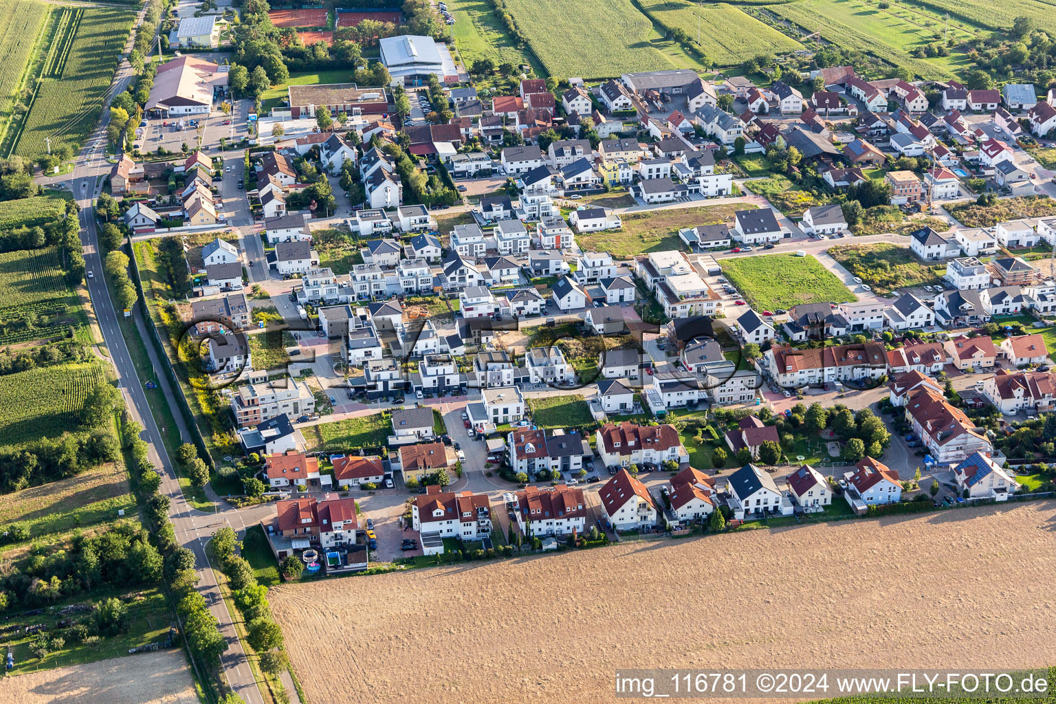 New development area Staufer/Habsburgerstr in the district Heiligenstein in Römerberg in the state Rhineland-Palatinate, Germany