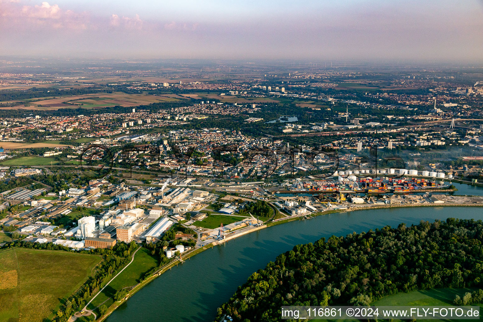 Mundenheimer Kaiserwörth and Altrheinhafen in the district Mundenheim in Ludwigshafen am Rhein in the state Rhineland-Palatinate, Germany