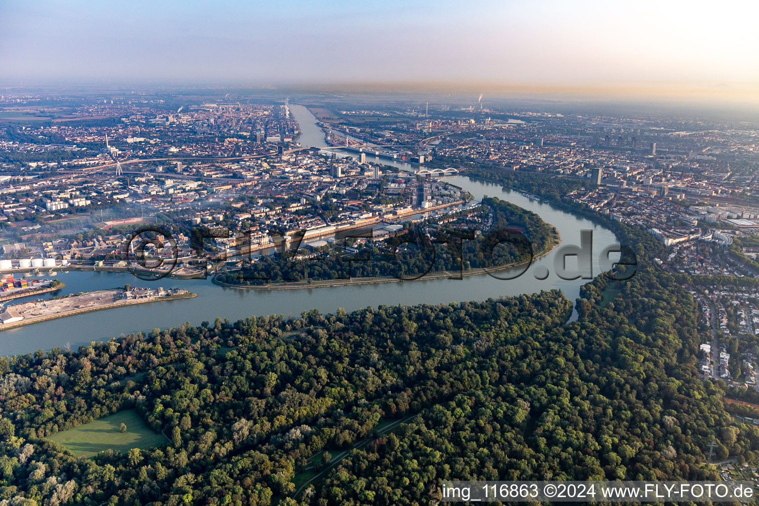 Park Island - City Park LU in the district Süd in Ludwigshafen am Rhein in the state Rhineland-Palatinate, Germany