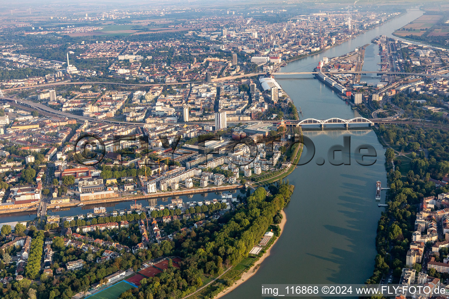 Residential and commercial building in the development area on the quayside of the Rhein at the Rheinschanzenpromenade in Ludwigshafen am Rhein in the state Rhineland-Palatinate, Germany