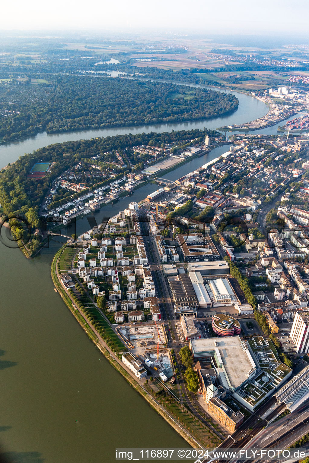 Park island city park on the Rhine opposite the Mannheim forest park in the district Süd in Ludwigshafen am Rhein in the state Rhineland-Palatinate, Germany