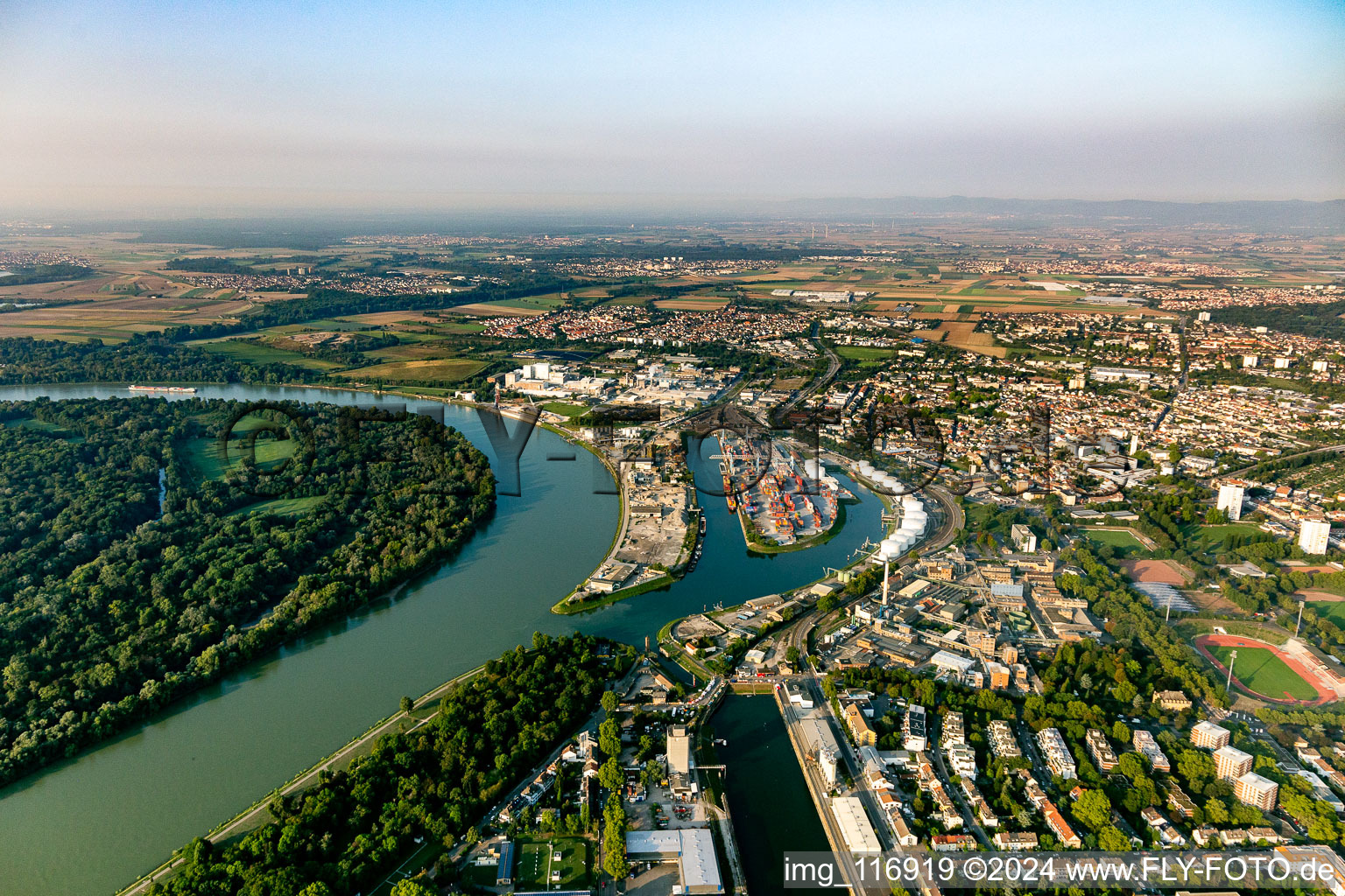 Aerial view of Mundenheim Kaiserwörth and Altrheinhafen in the district Mundenheim in Ludwigshafen am Rhein in the state Rhineland-Palatinate, Germany